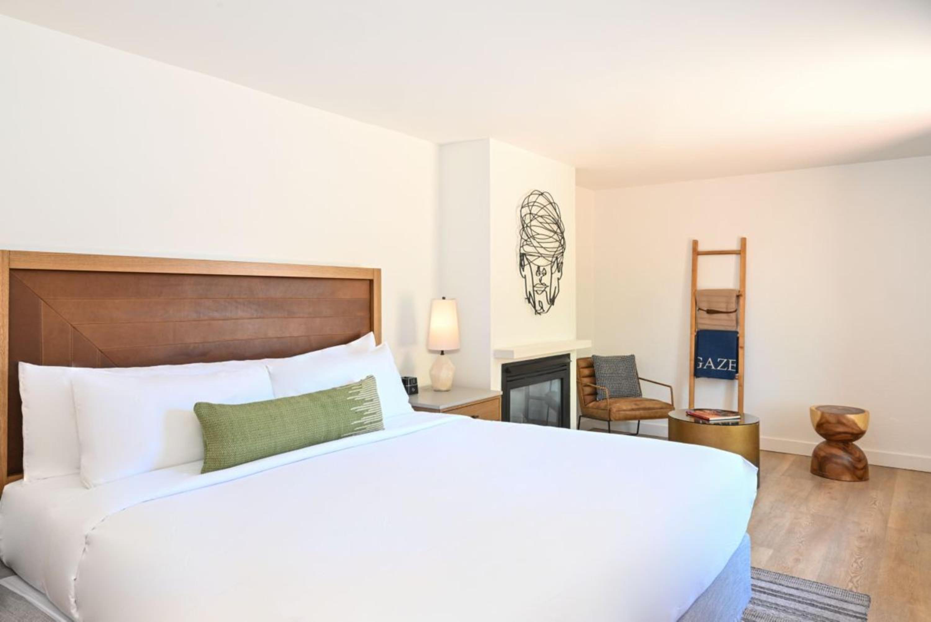 King Room with Fireplace and View - High Floor - Photo 1