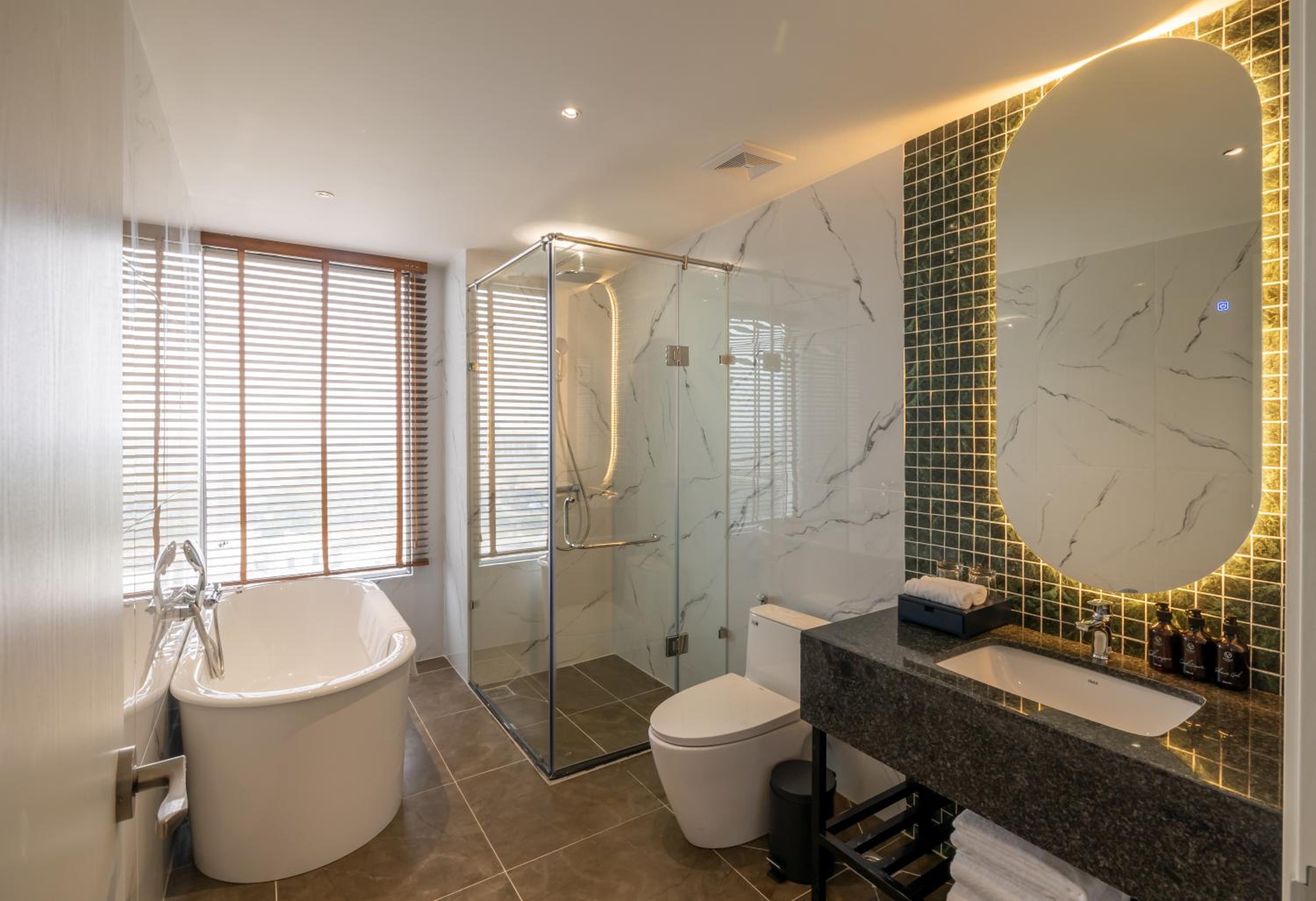 Luxury Double Room + Free Shuttle Bus To City Center - Photo 7