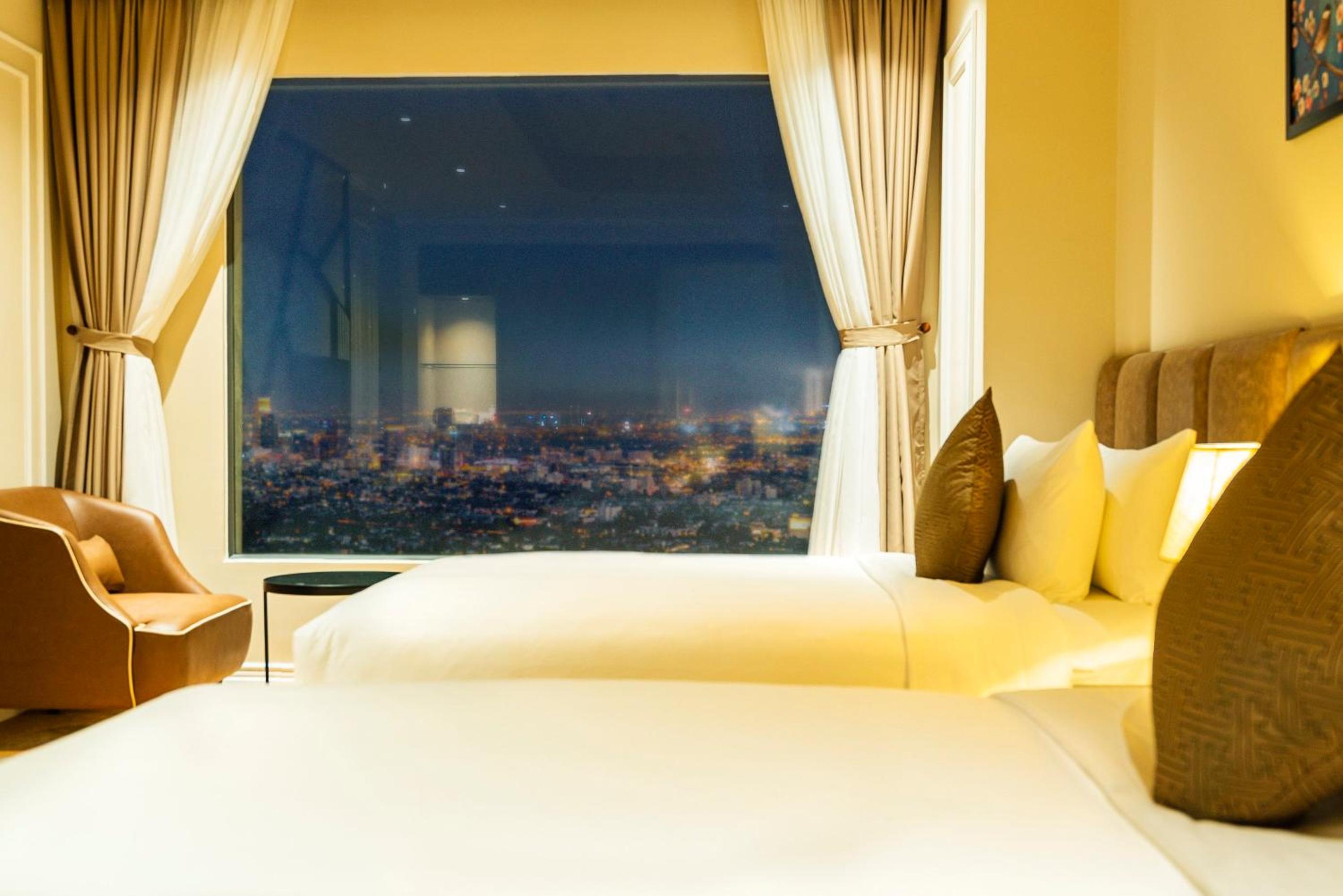 Luxury Twin Room + Free Shuttle Bus To City Center - Photo 4