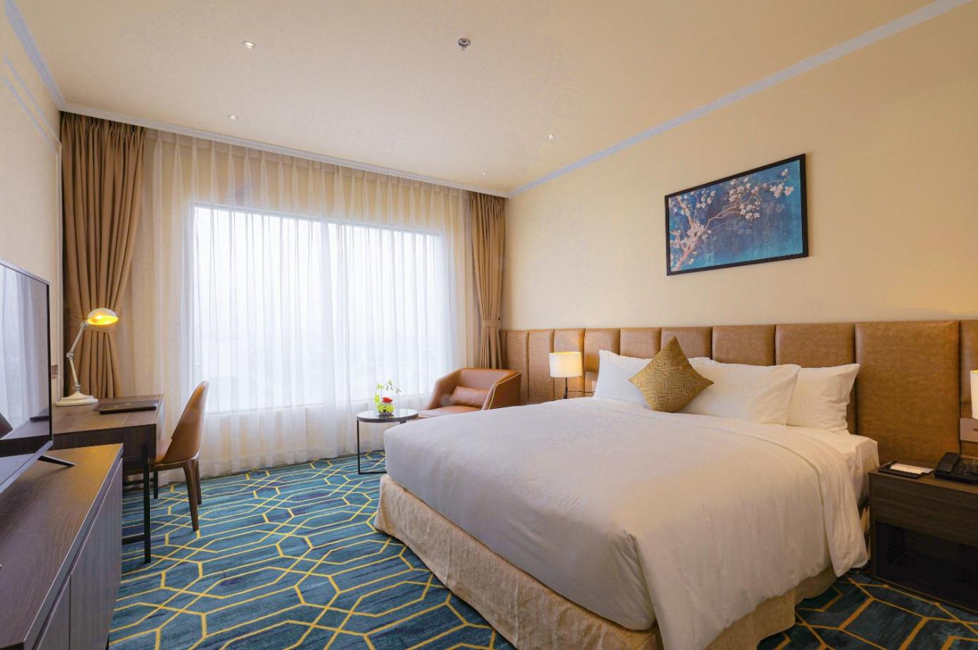 Deluxe Double Room + Free Shuttle Bus To City Center - Photo 1