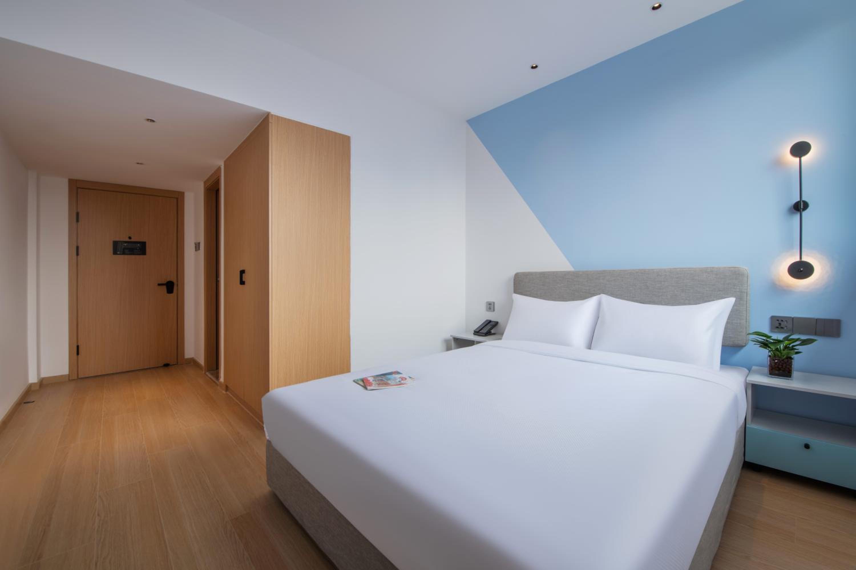 Simple double bed room