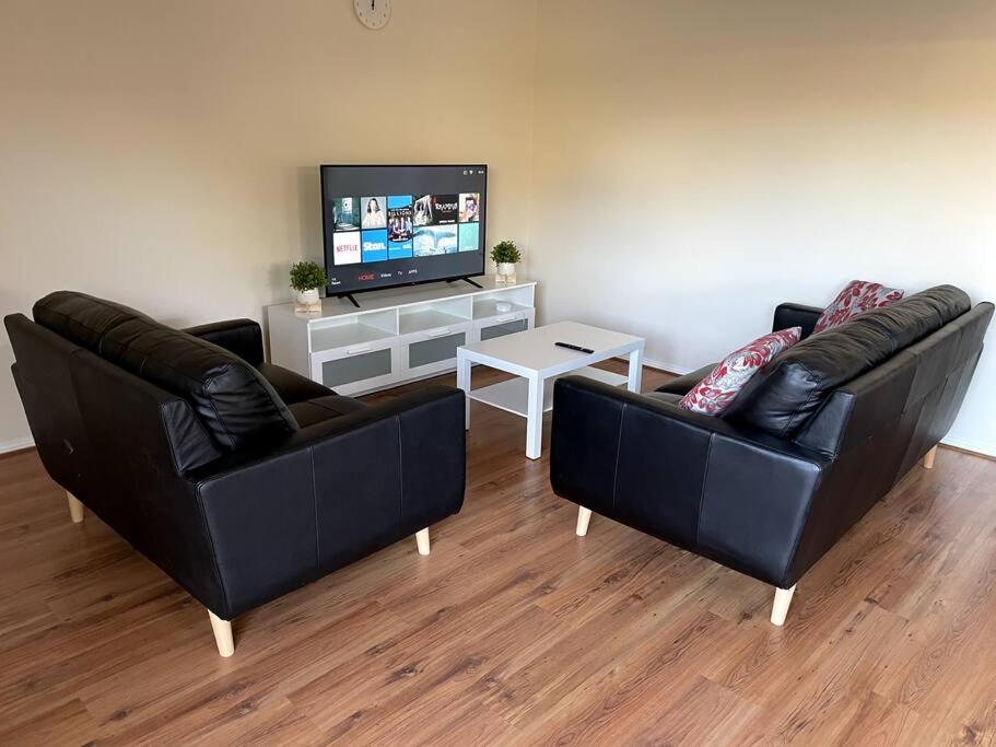 Three-Bedroom House photo 1