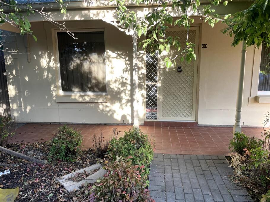 Three-Bedroom House photo 3
