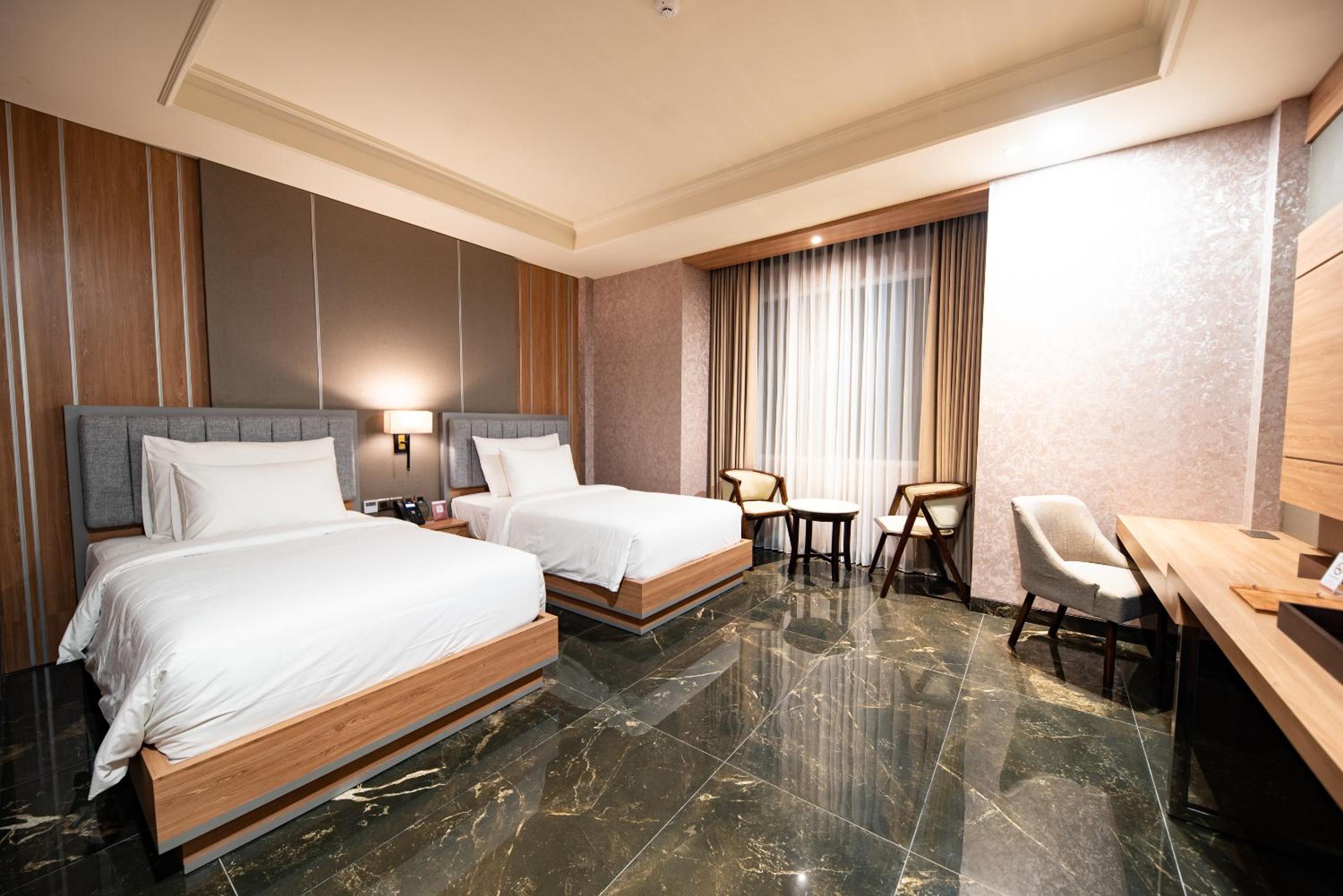 Deluxe Twin Room - Photo 1
