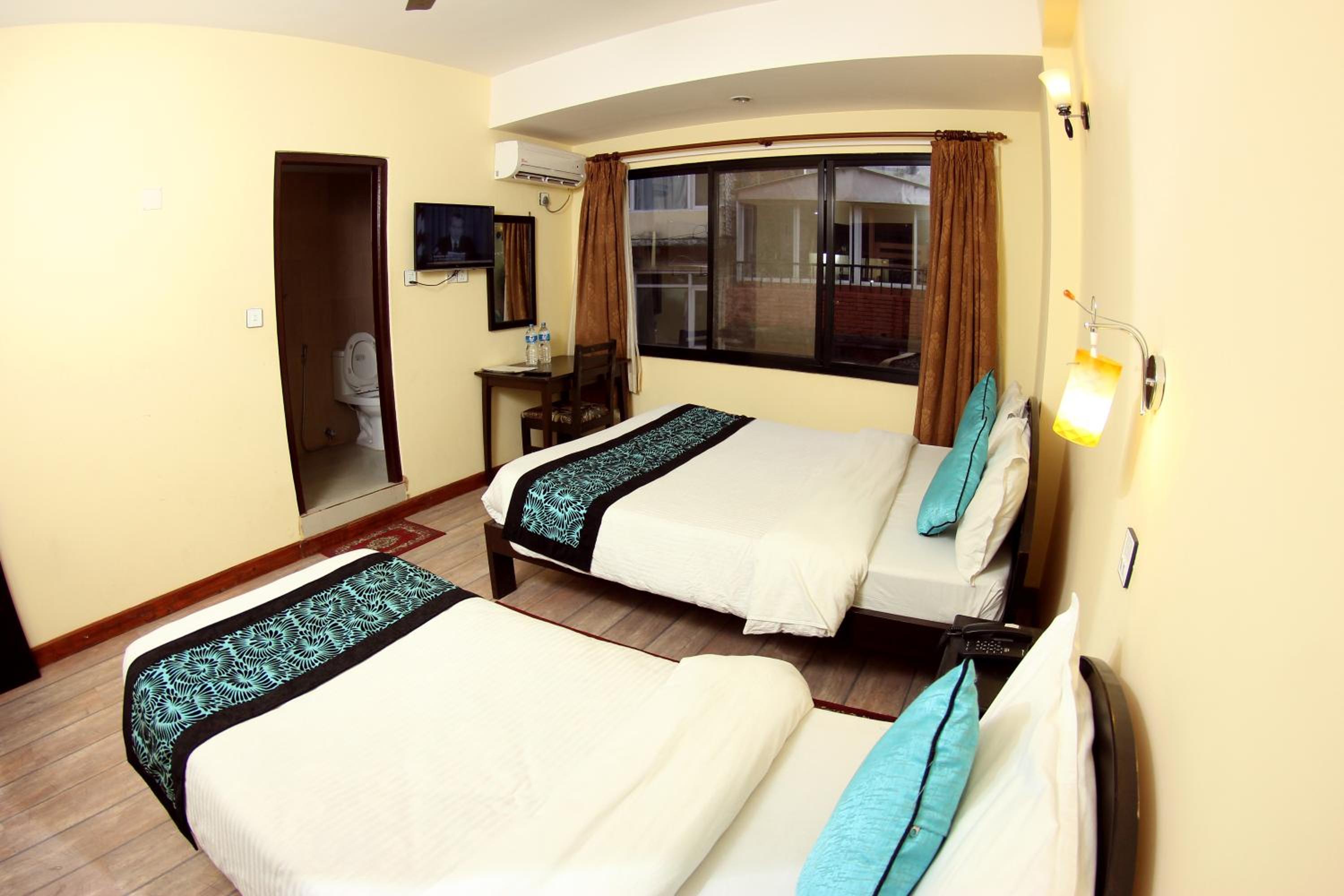 Deluxe Family Room - Photo 1