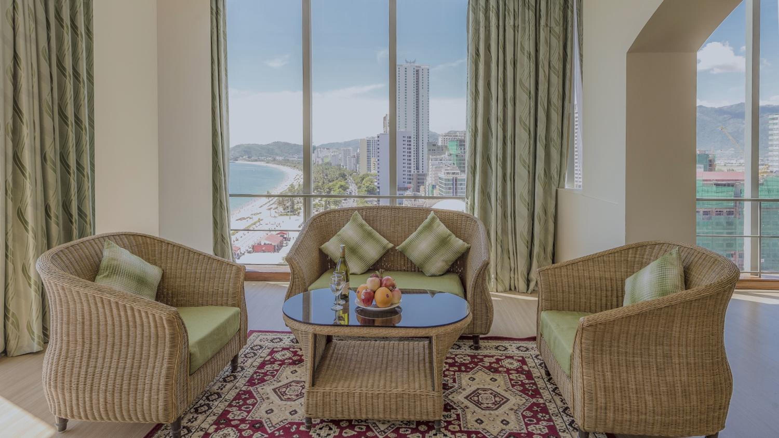 Suite with Ocean View - Photo 2