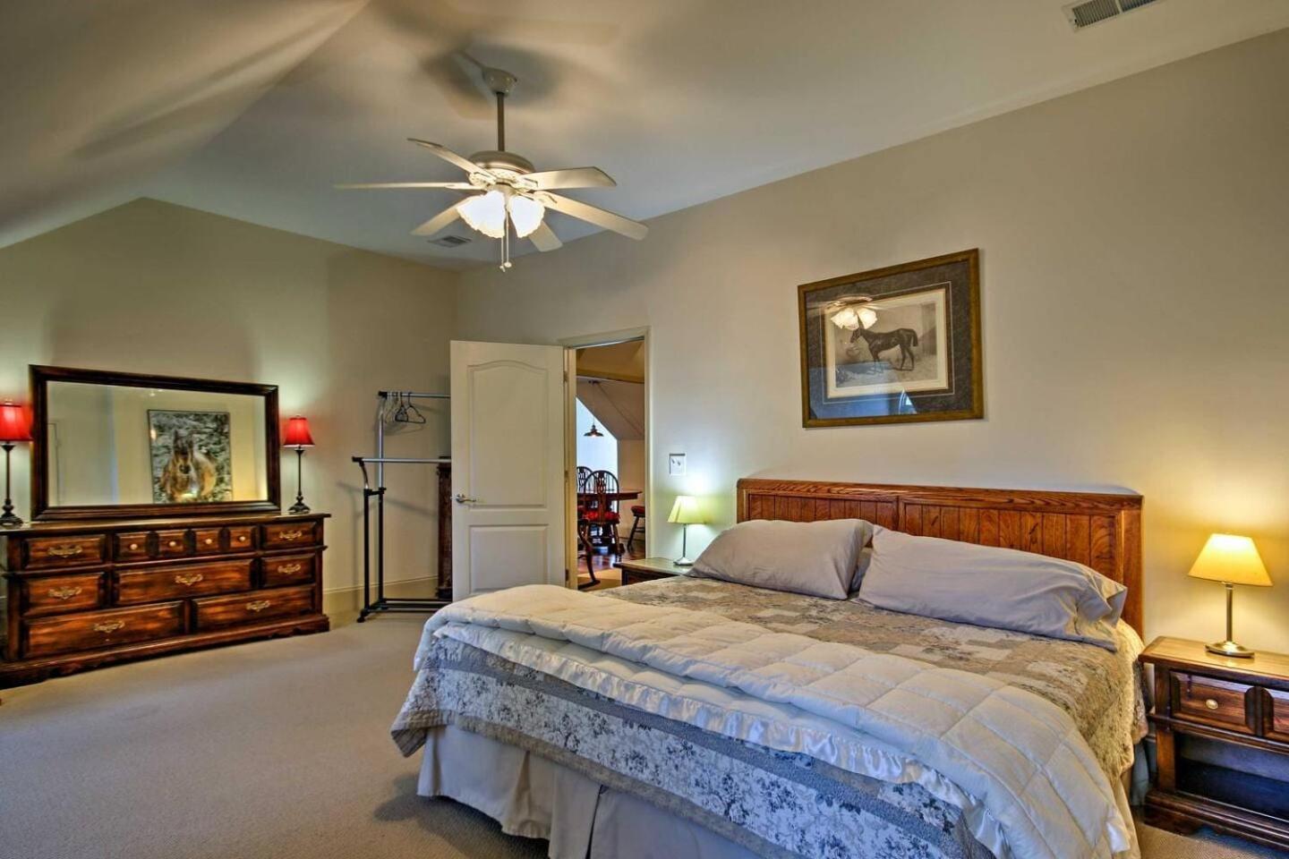 Two-Bedroom House photo 3