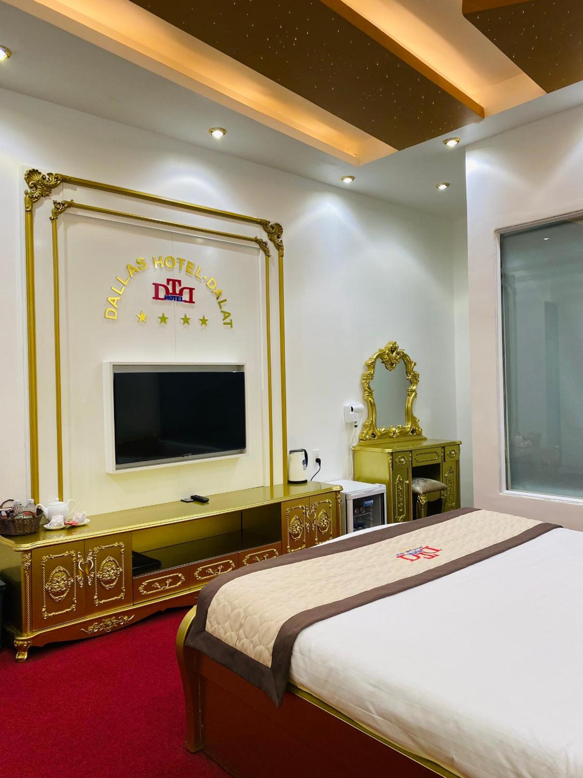 Deluxe Room (2 Adults + 1 Child)