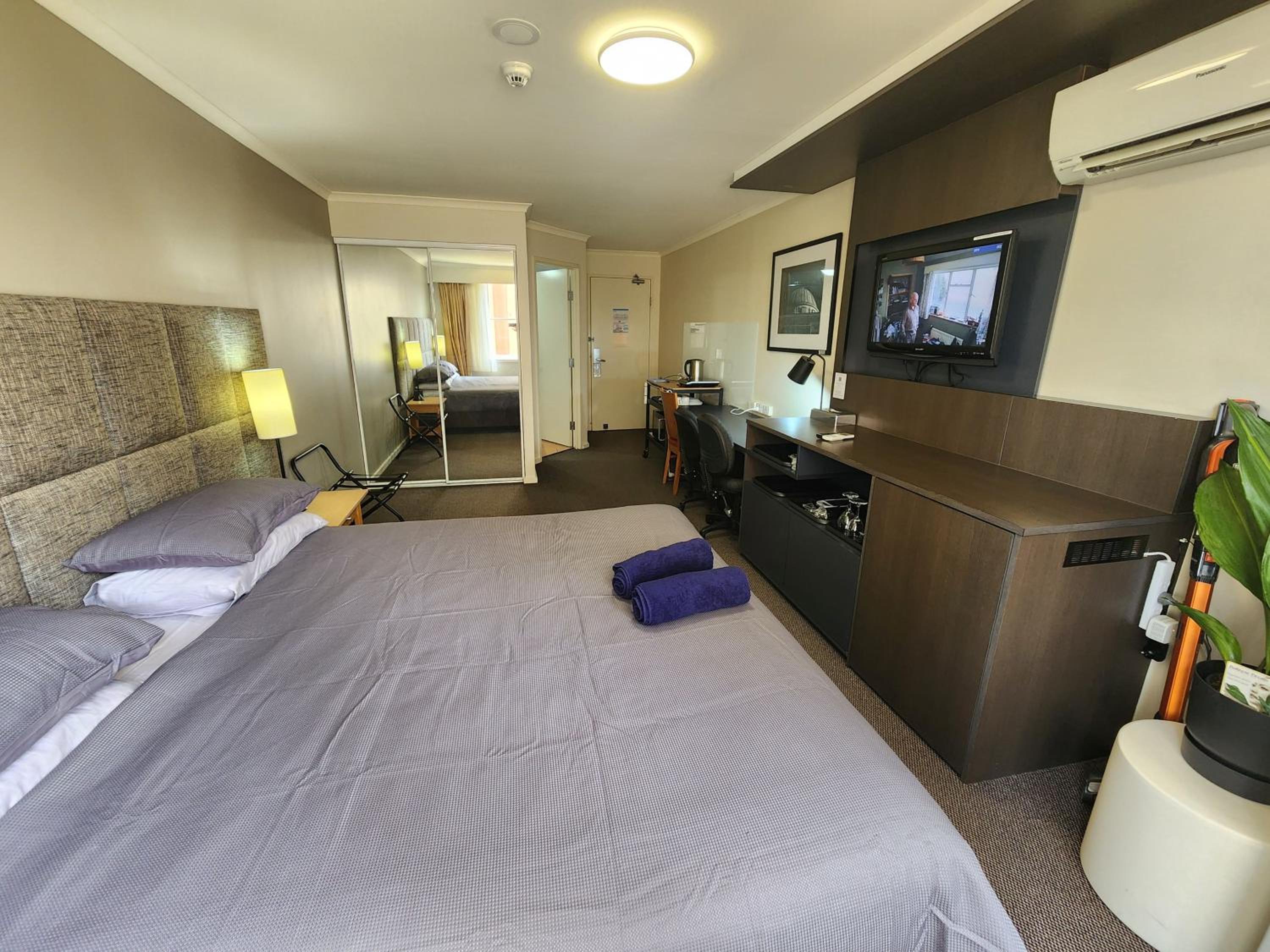 Studio Apartment photo 3