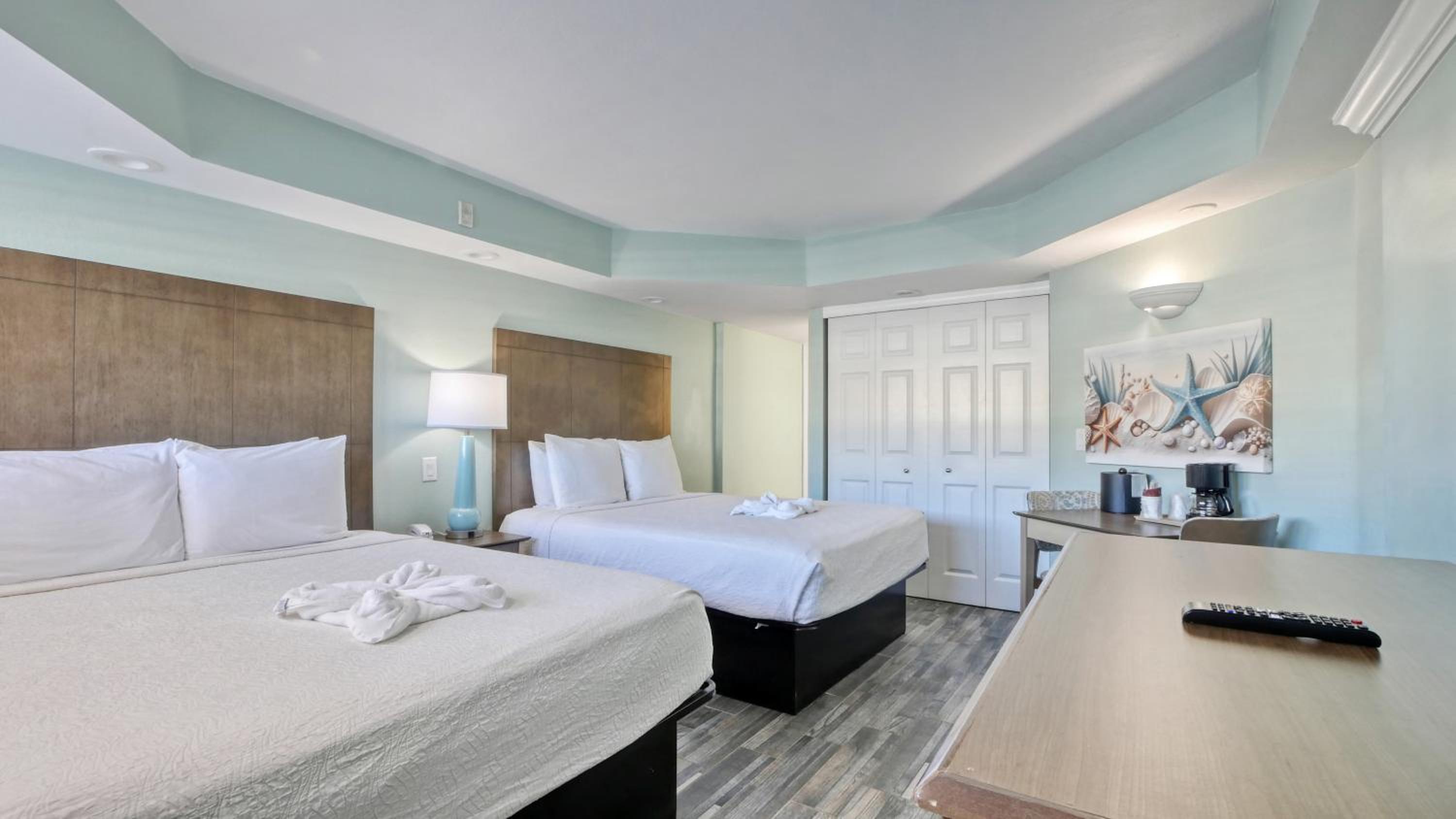 Double Room with City View - Photo 8