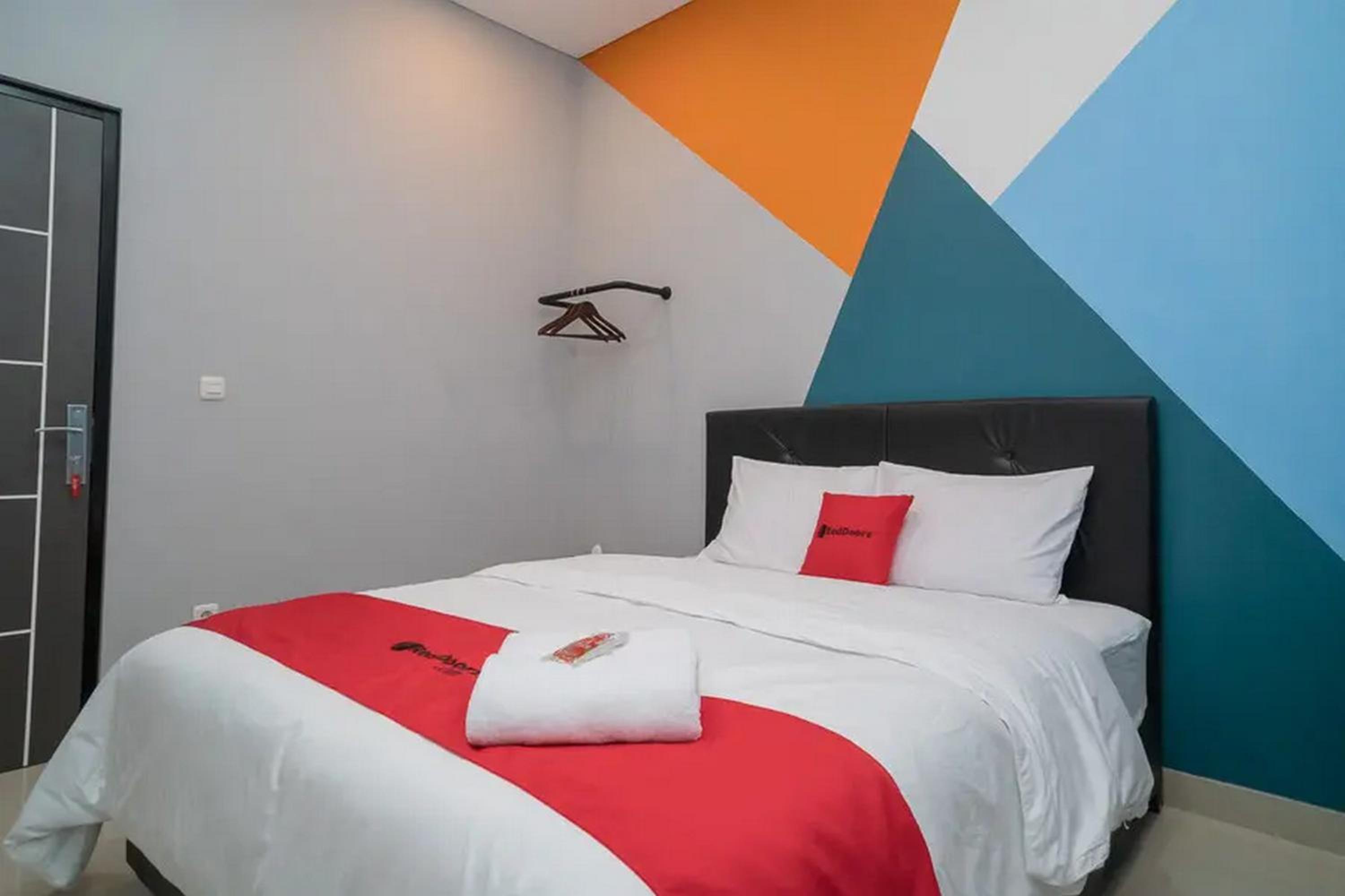 Standard Double Room - Photo 12