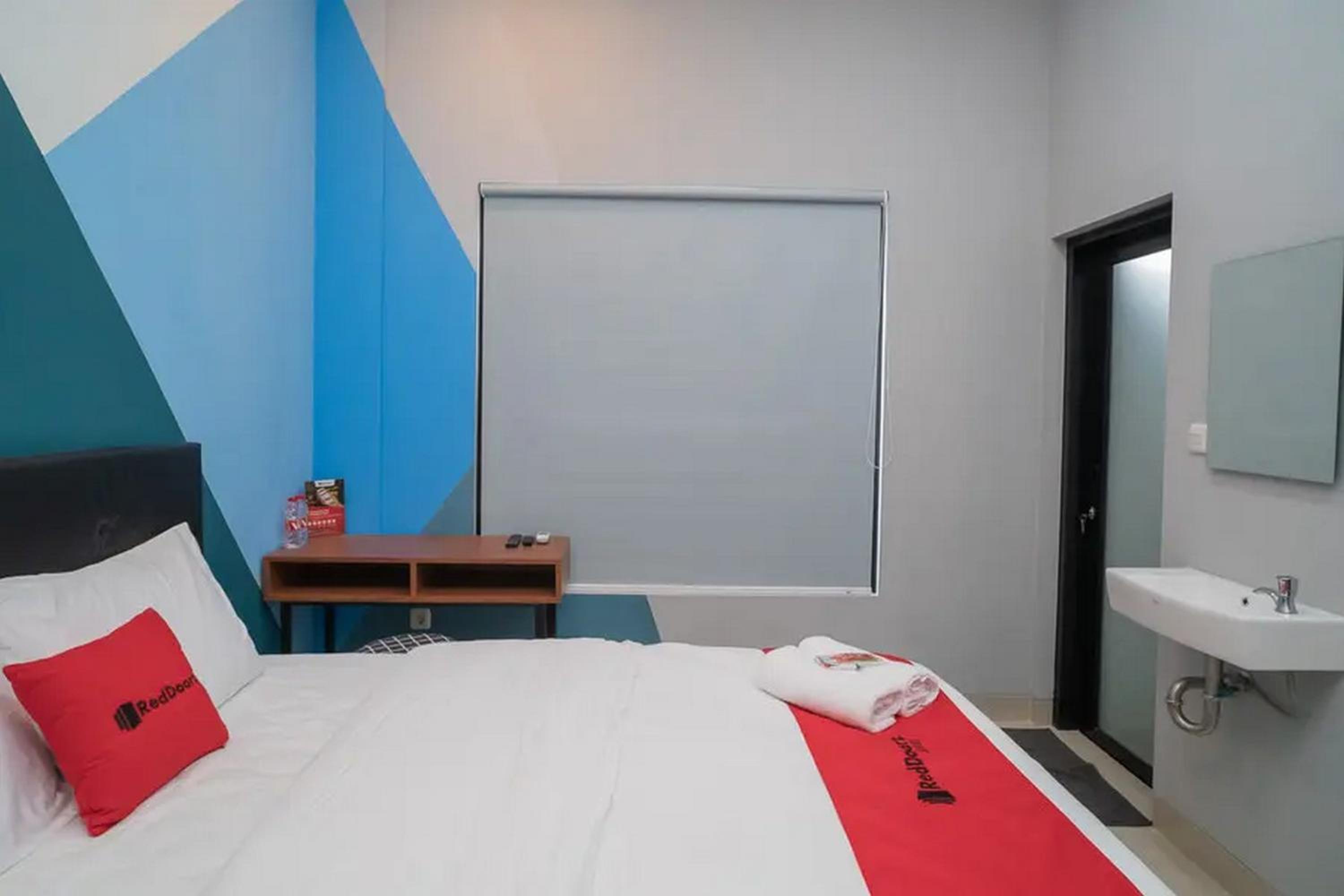 Standard Double Room - Photo 11