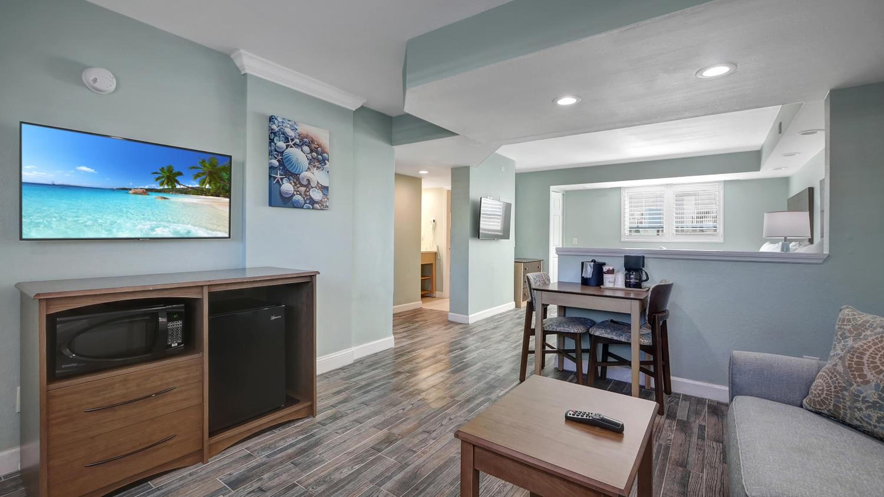 Suite with City View - Photo 4