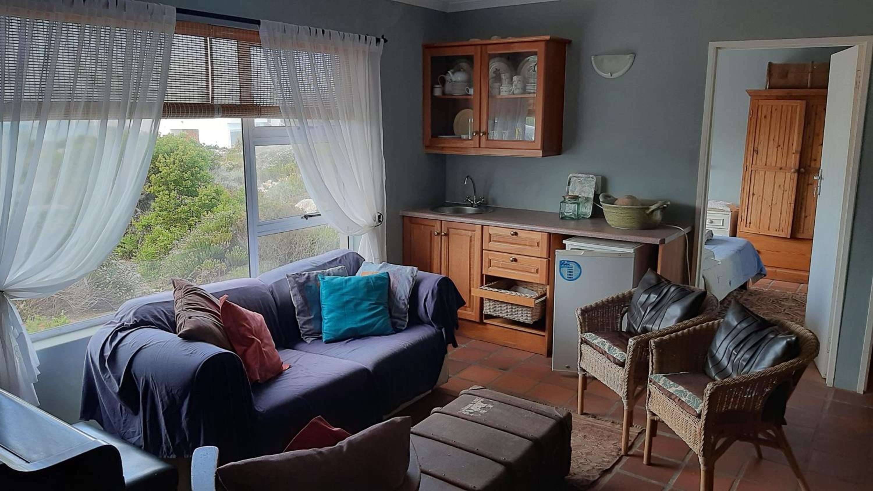 Four-Bedroom House photo 2