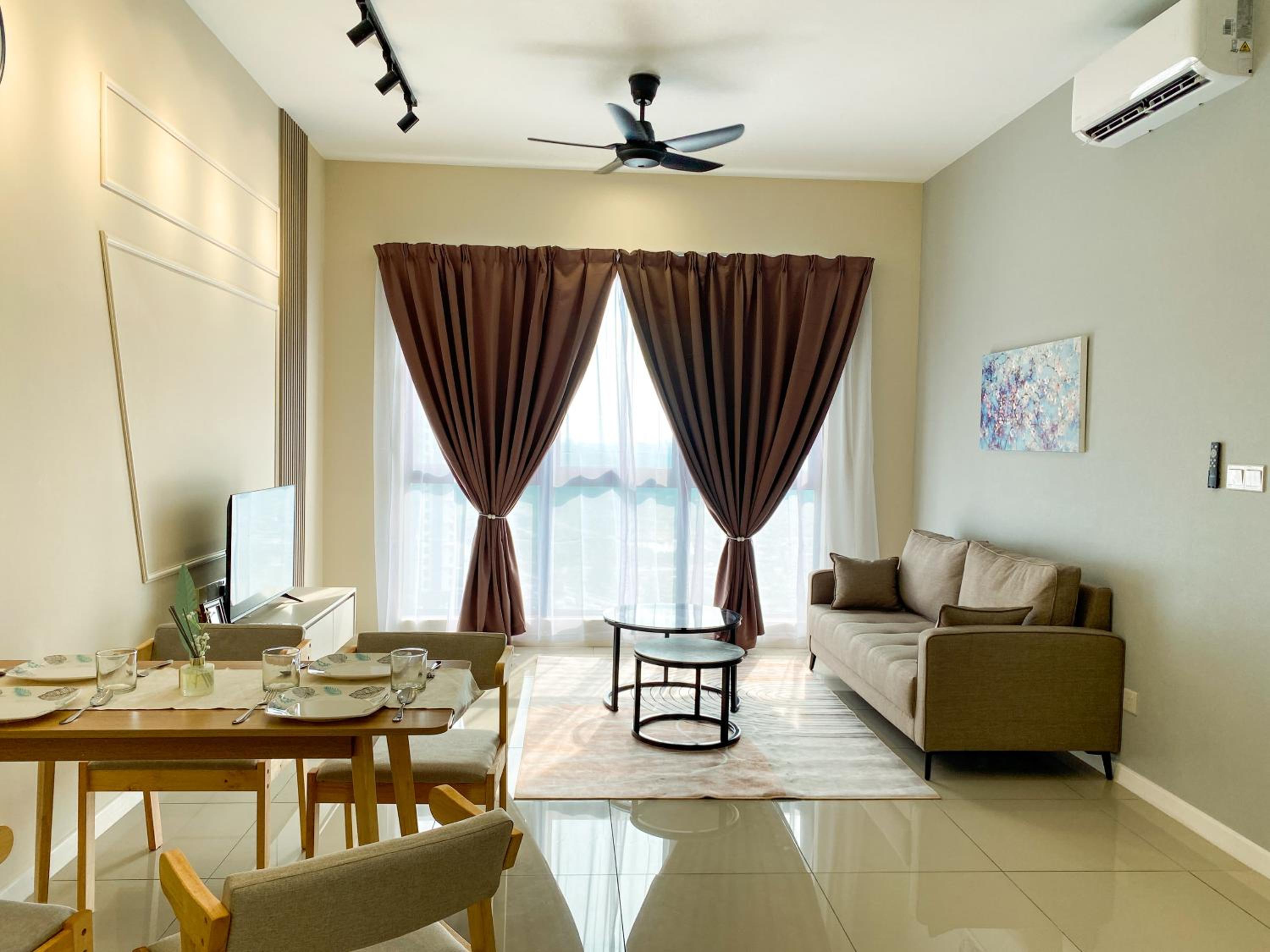 Three-Bedroom Apartment photo 1