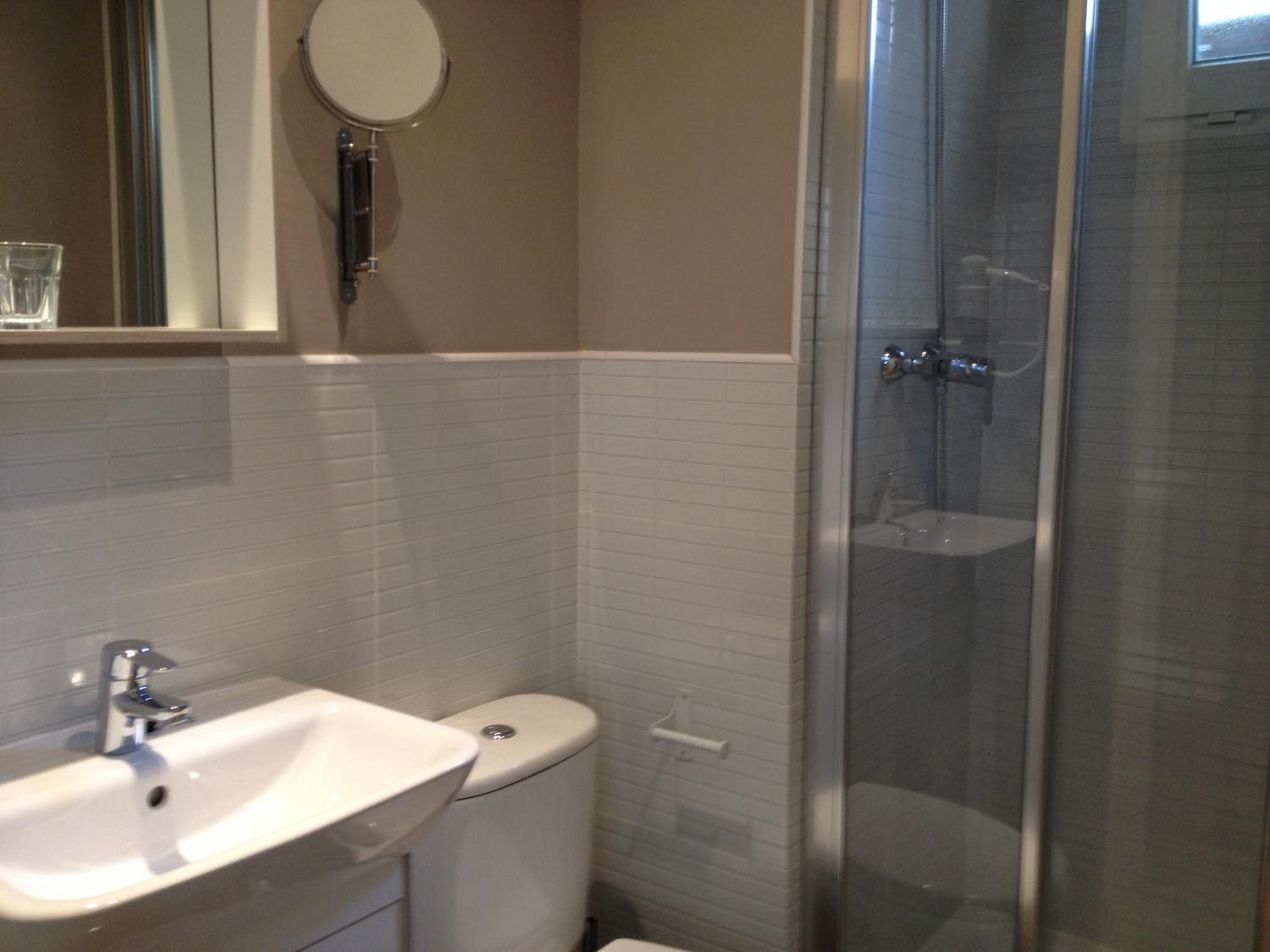 Twin Room - Photo 29