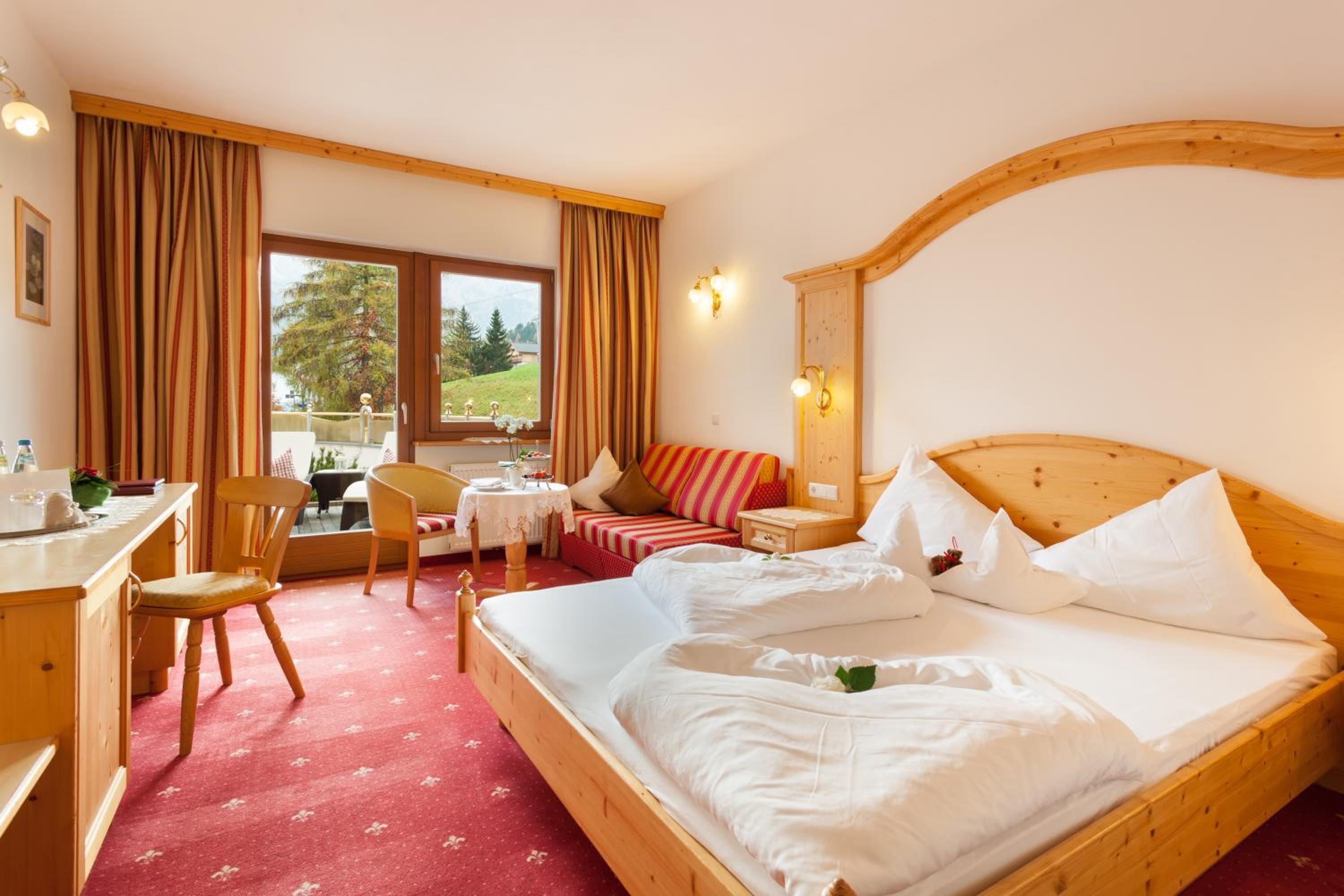 Classic Double Room with Balcony - Photo 1