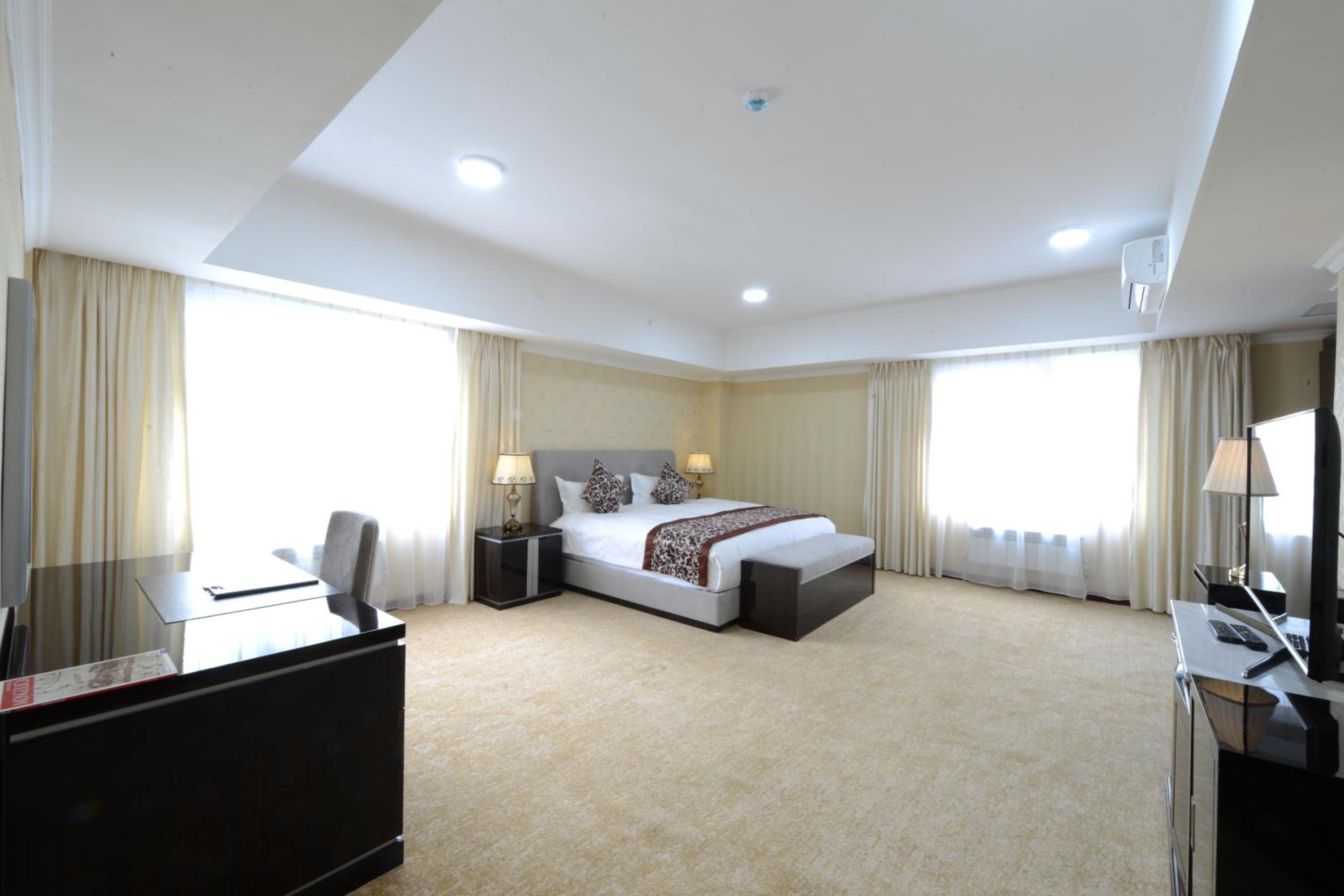 Junior Suite with Mountain View photo 1
