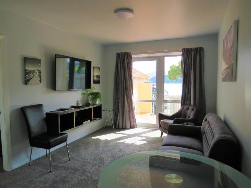 Apartment with Sea View photo 2