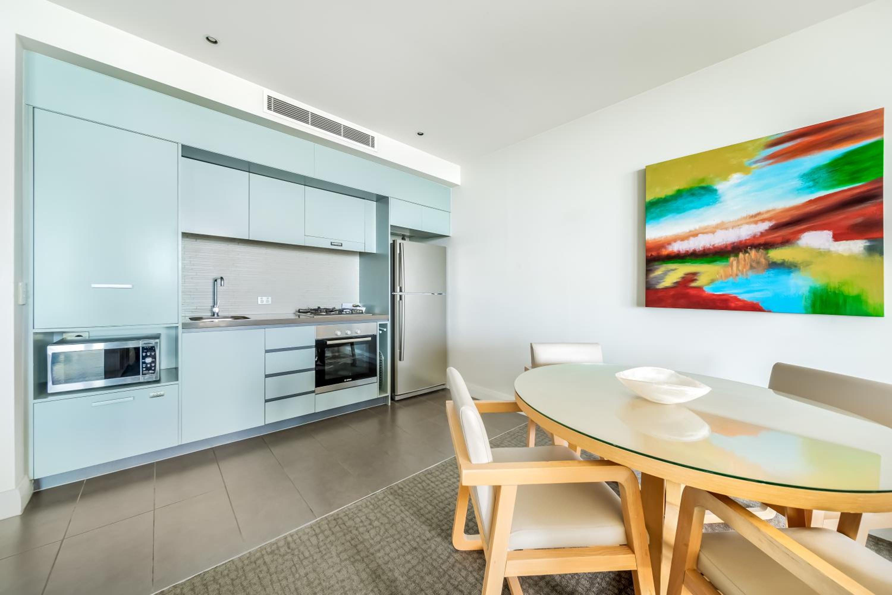 One-Bedroom Apartment with Ocean View - Photo 5