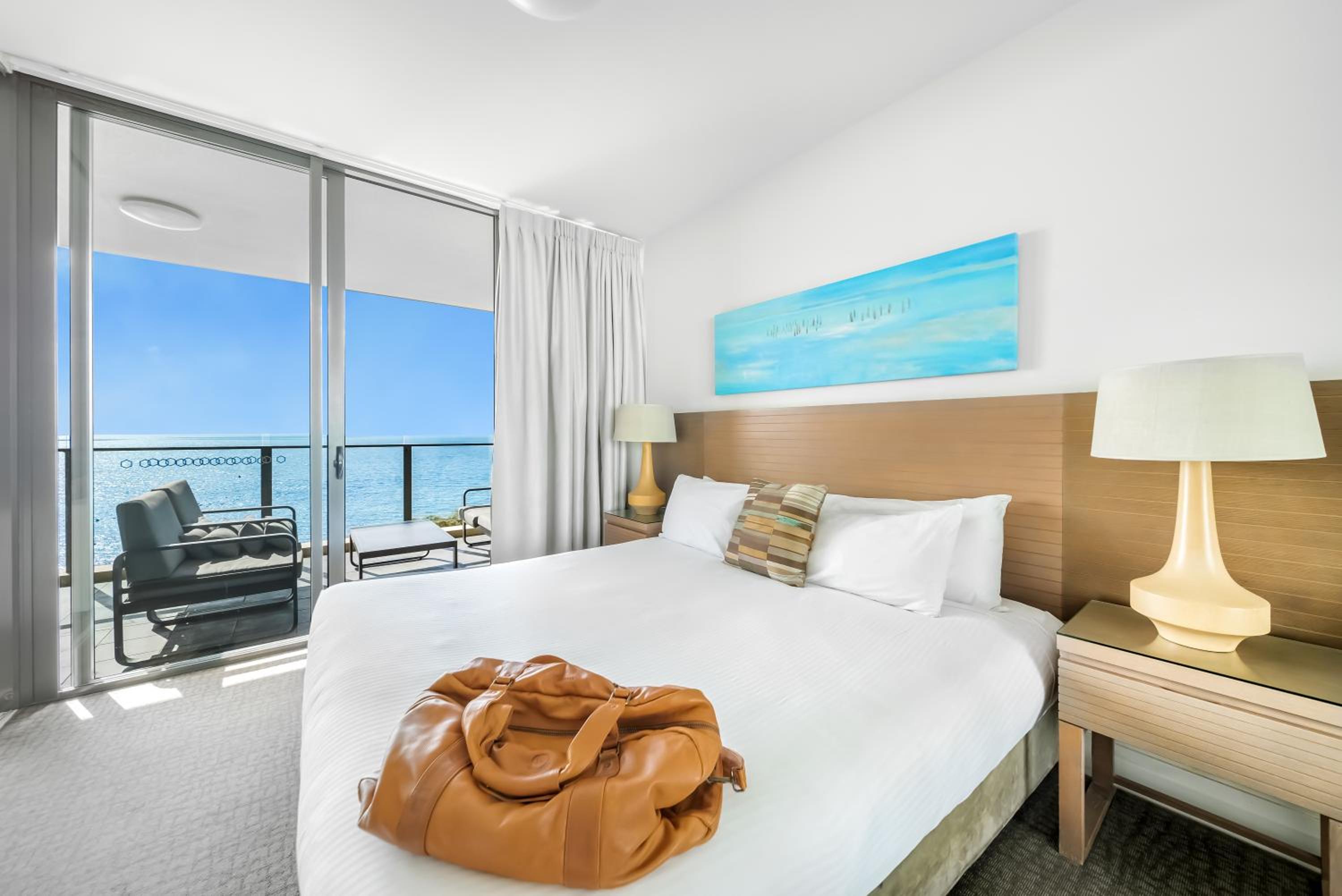 One-Bedroom Apartment with Ocean View - Photo 2