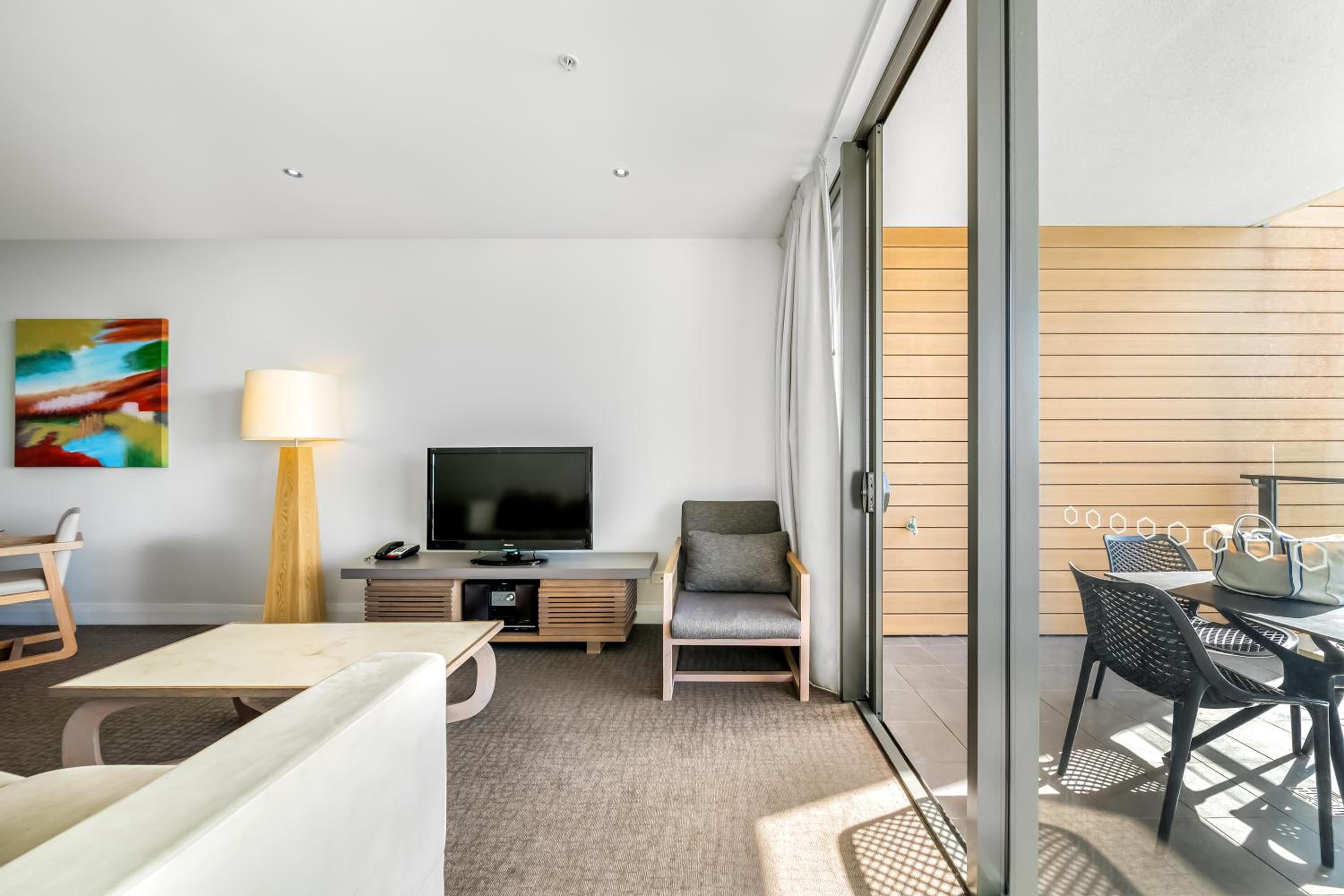 One-Bedroom Apartment with Ocean View - Photo 1