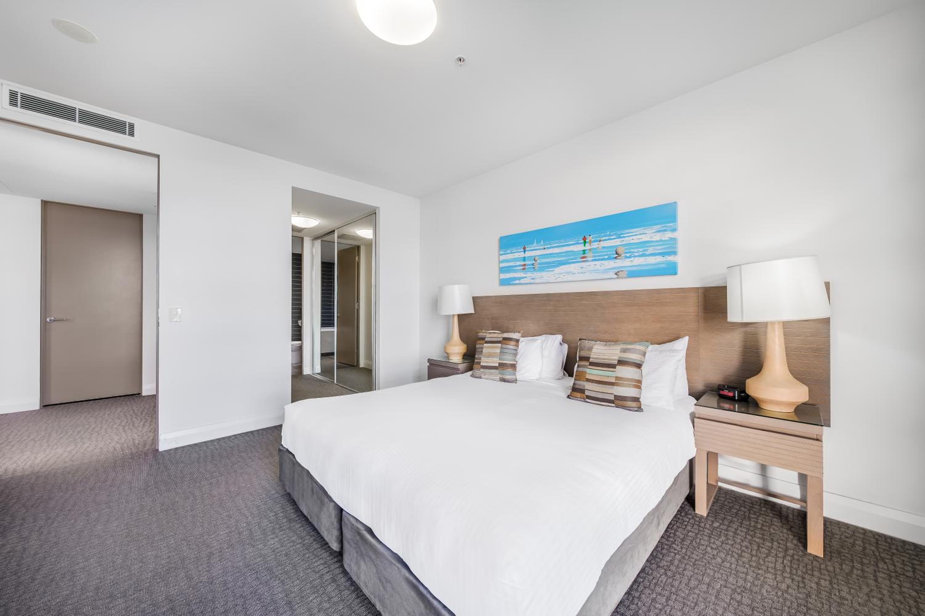 Two-Bedroom Apartment with Ocean View - Photo 1