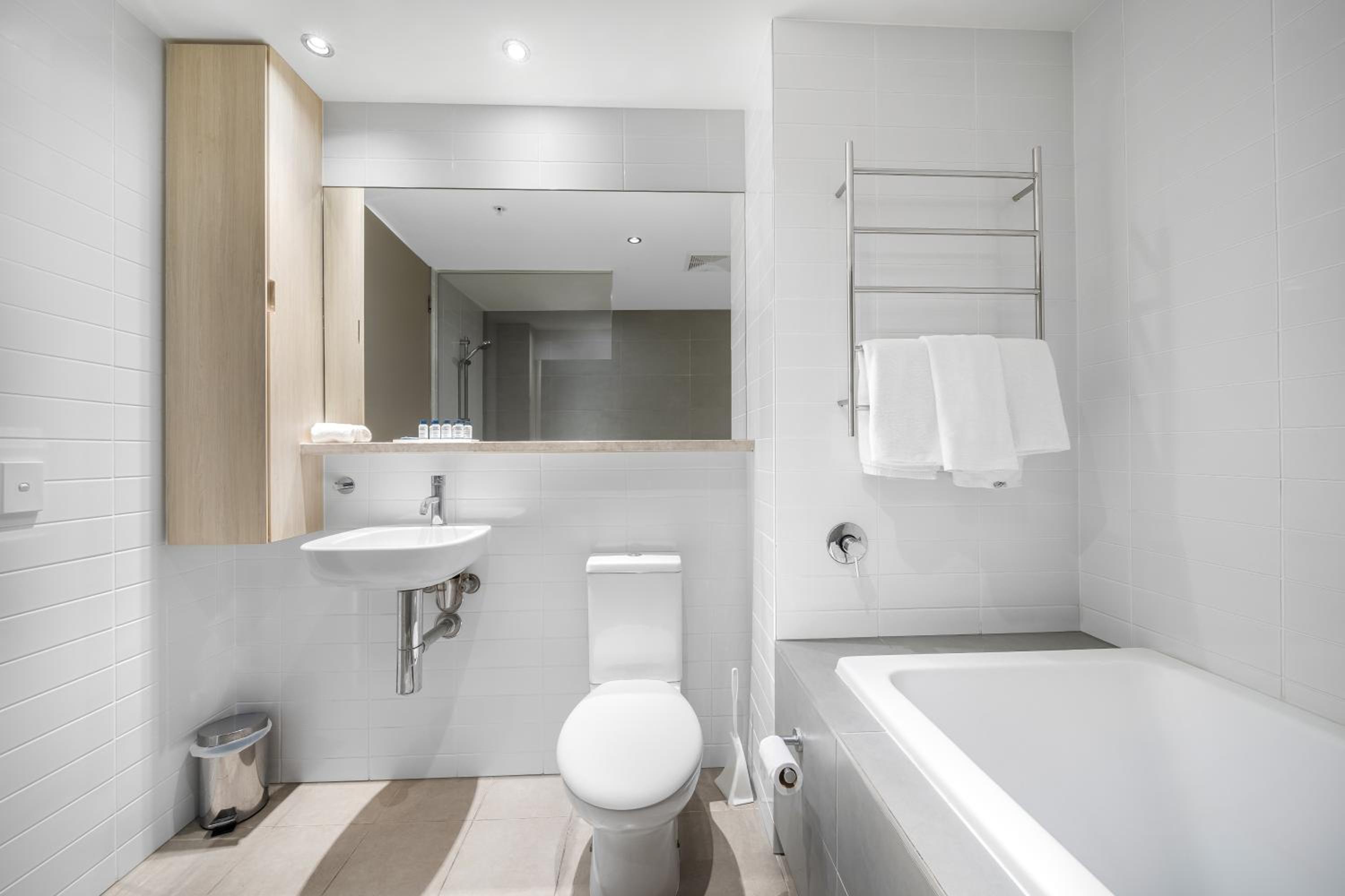 Three-Bedroom Apartment - Photo 6