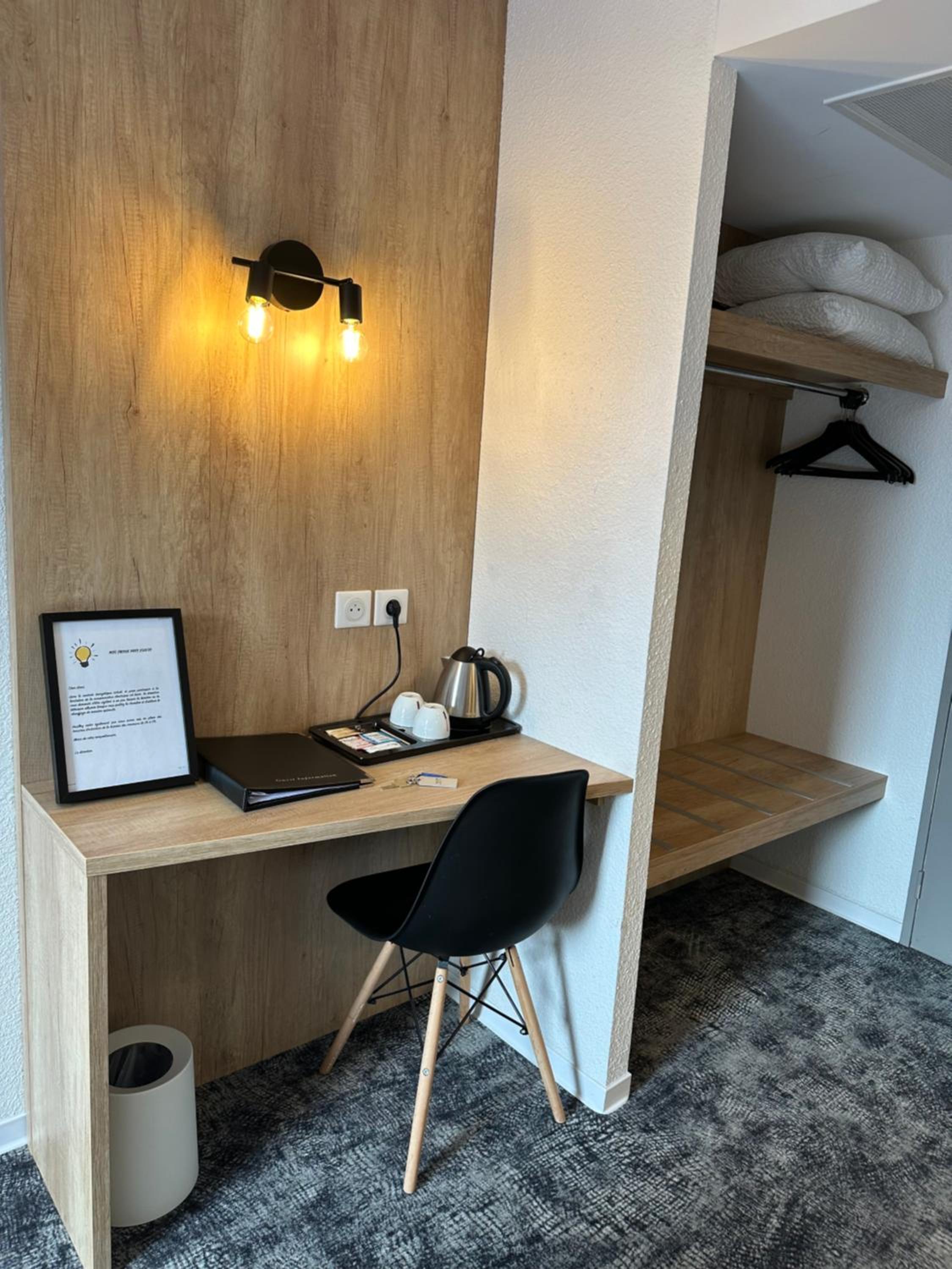 Comfort Queen Room - Photo 8