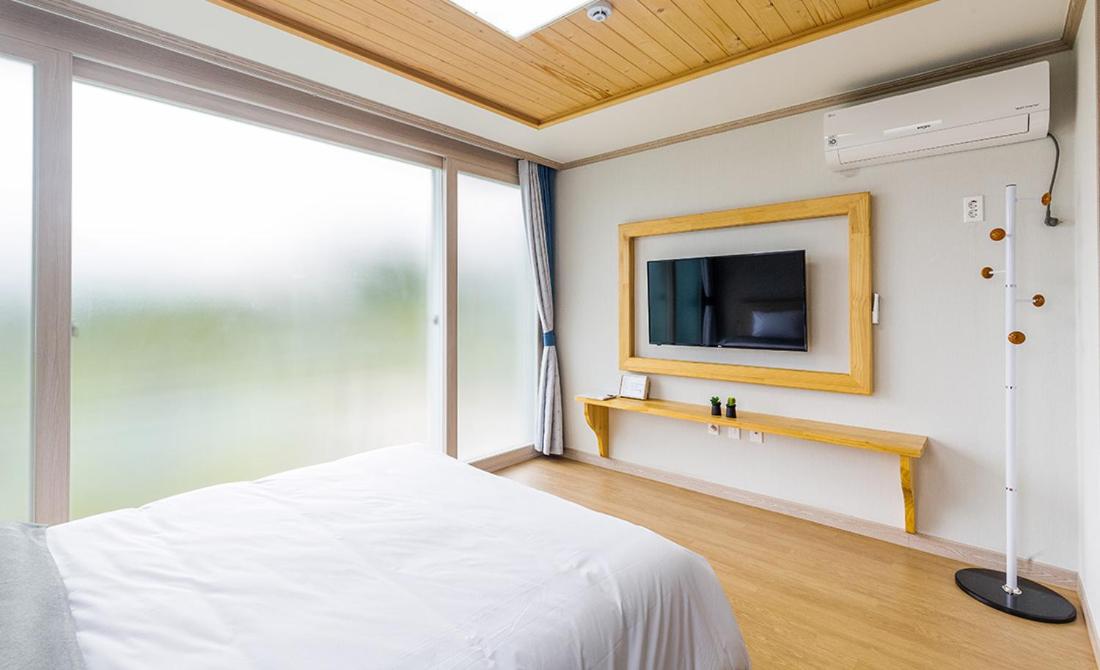 Double Room - Photo 7