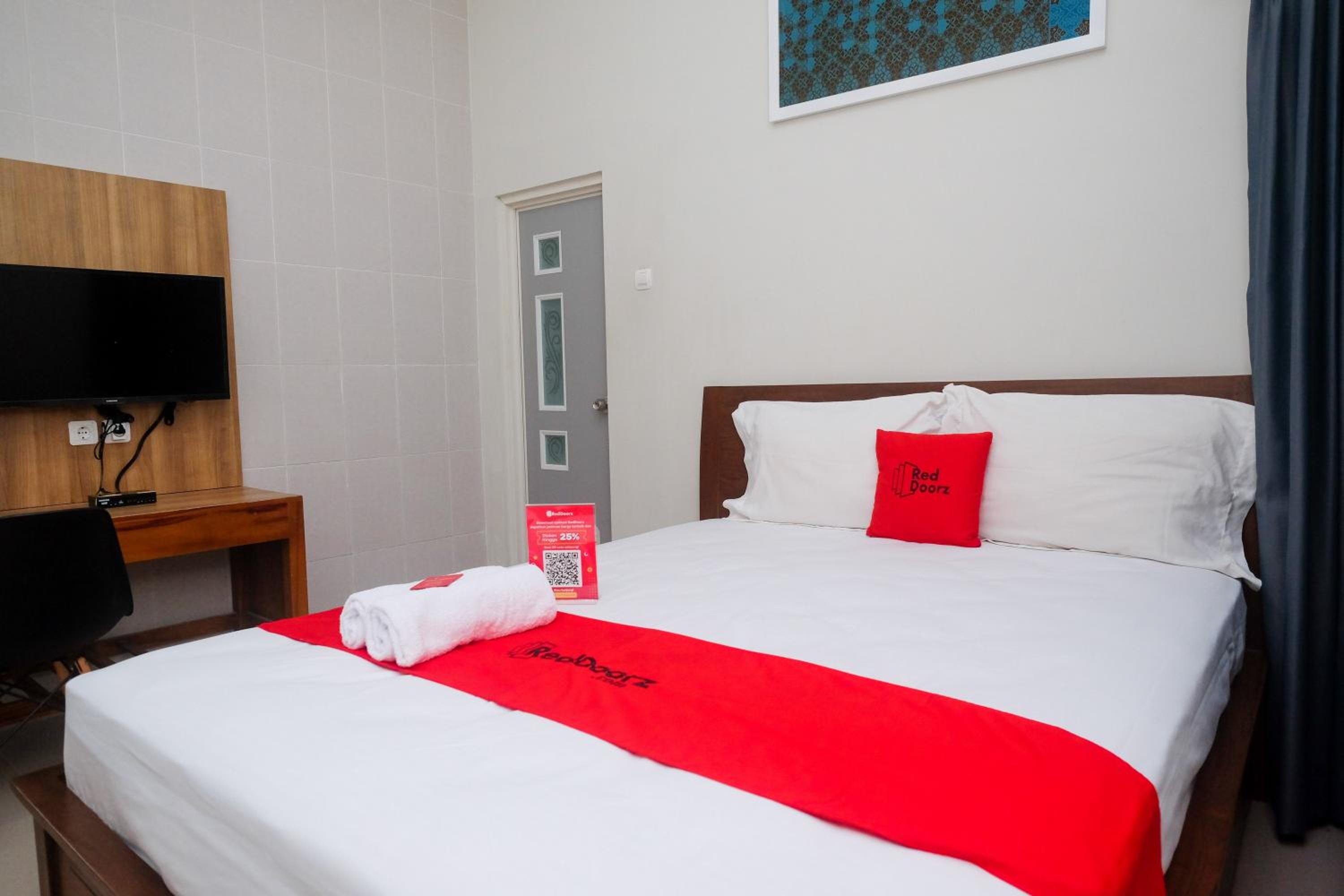 Deluxe Room - Photo 16