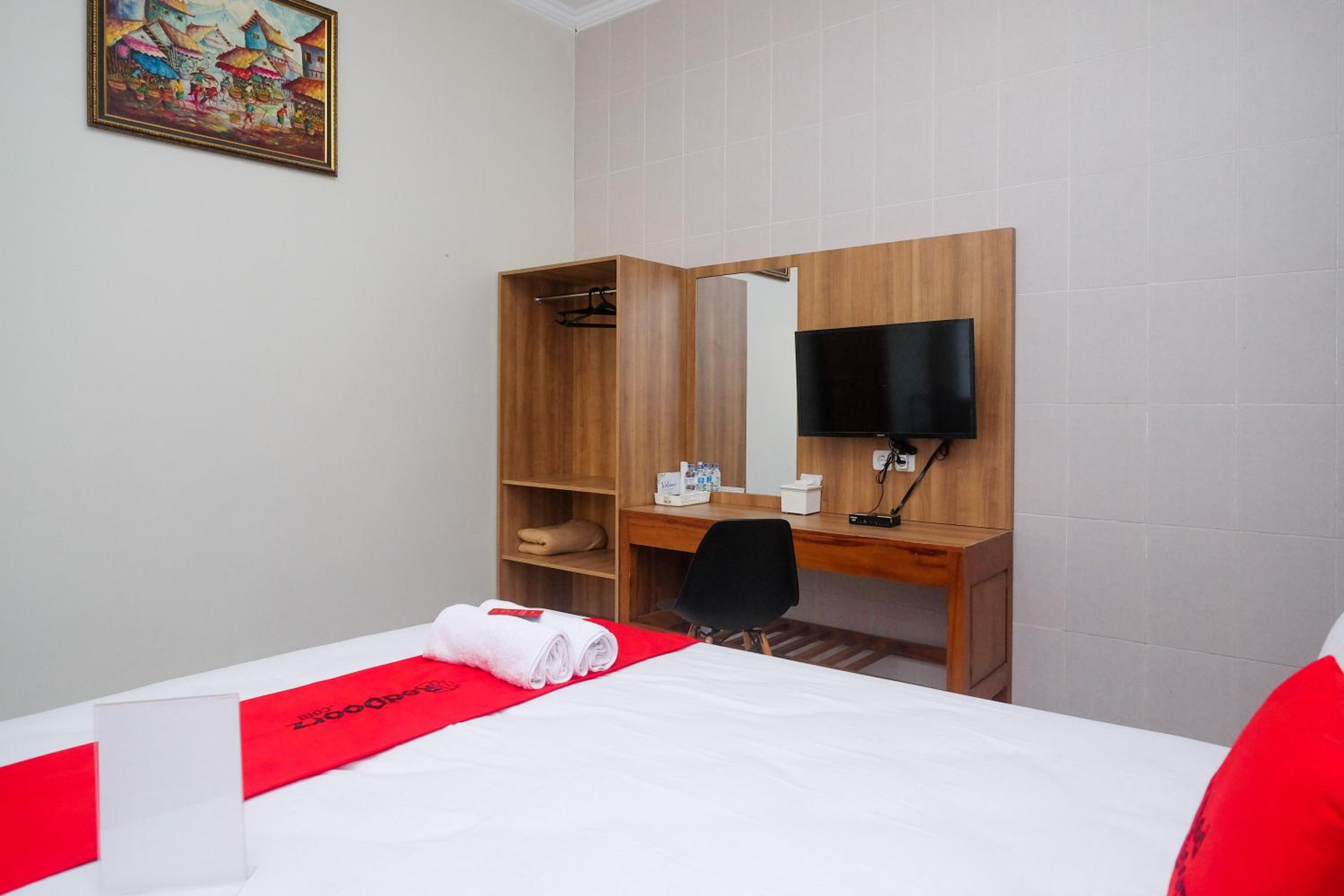 Deluxe Room - Photo 10