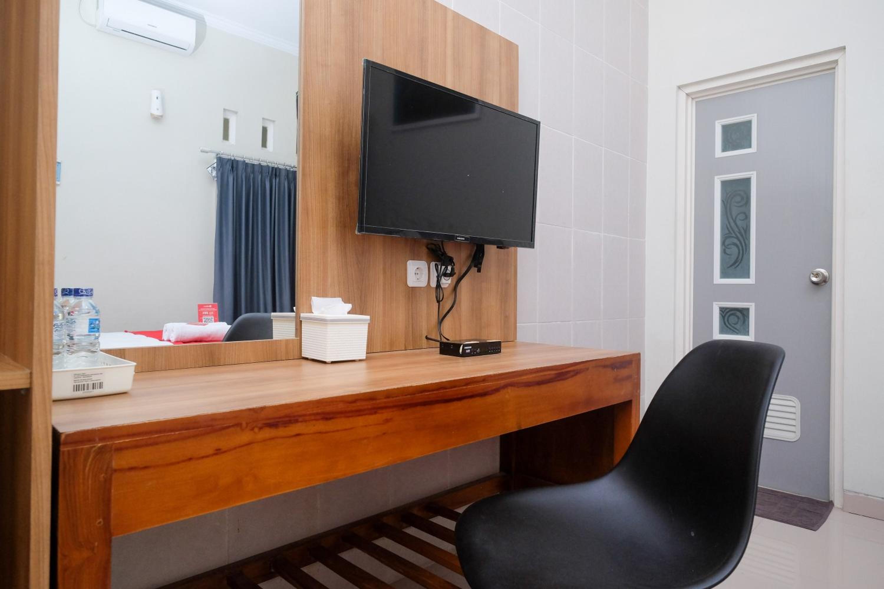 Deluxe Room - Photo 7