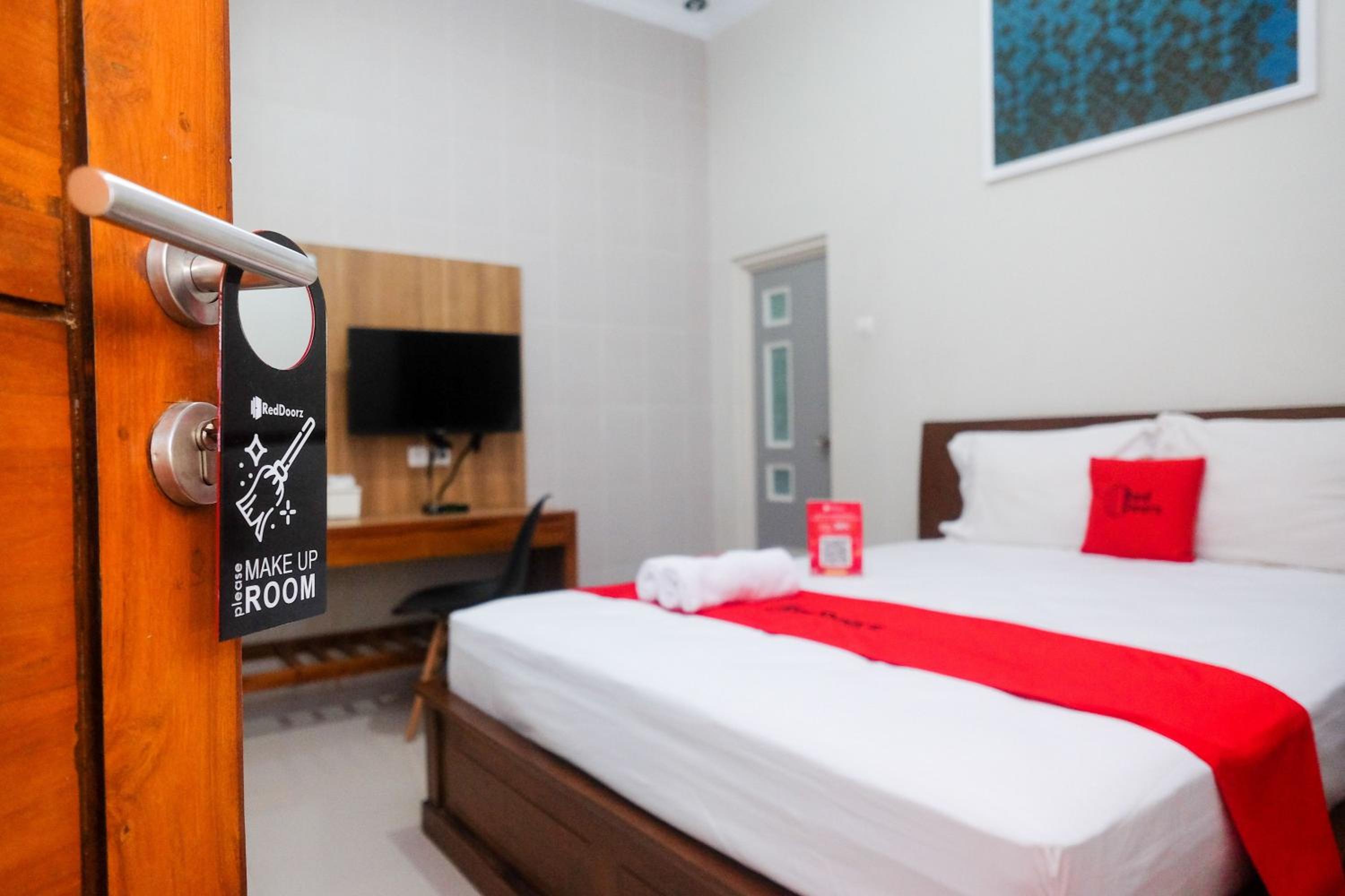 Deluxe Room - Photo 3
