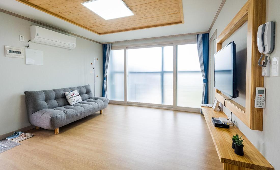 Suite - Photo 3