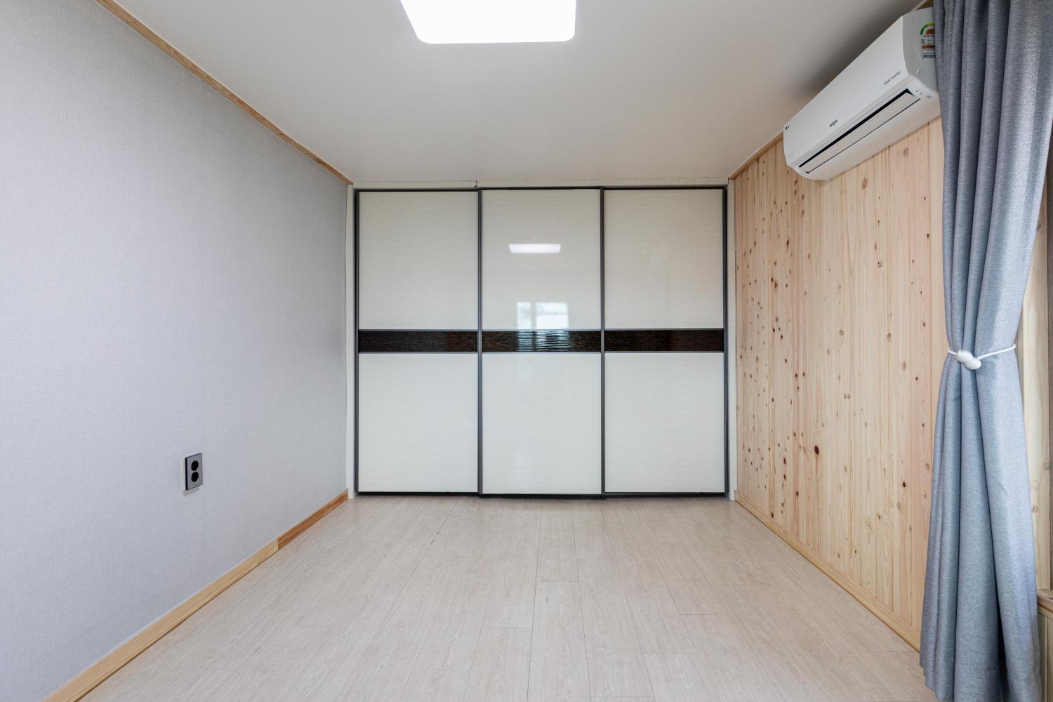 Standard Studio - Photo 25
