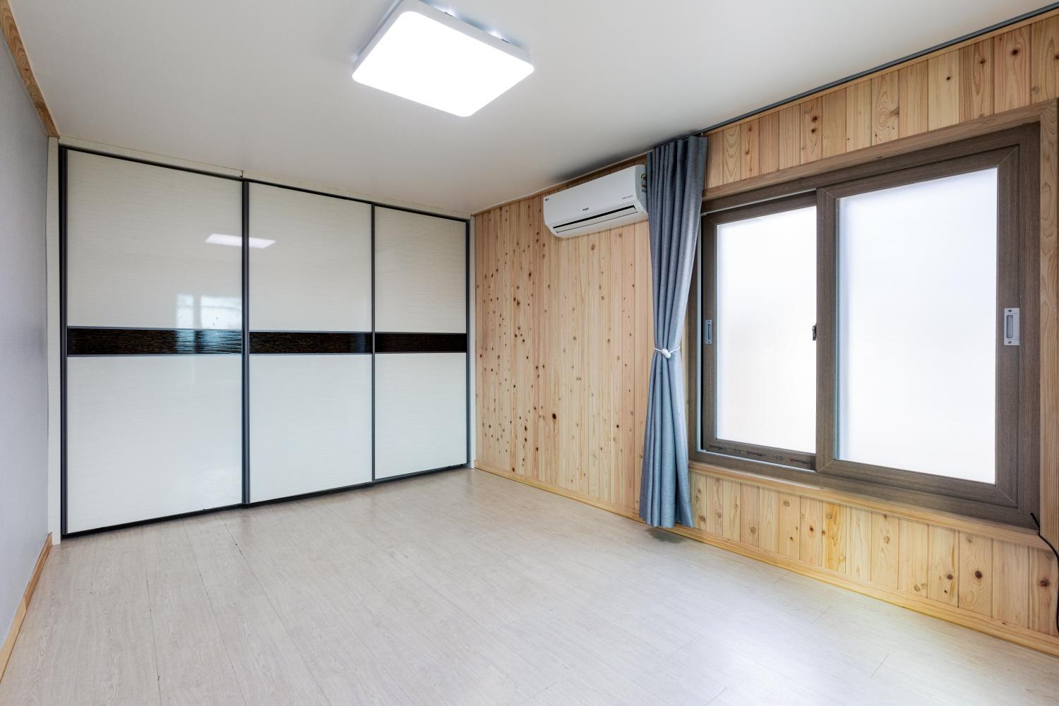Standard Studio - Photo 24