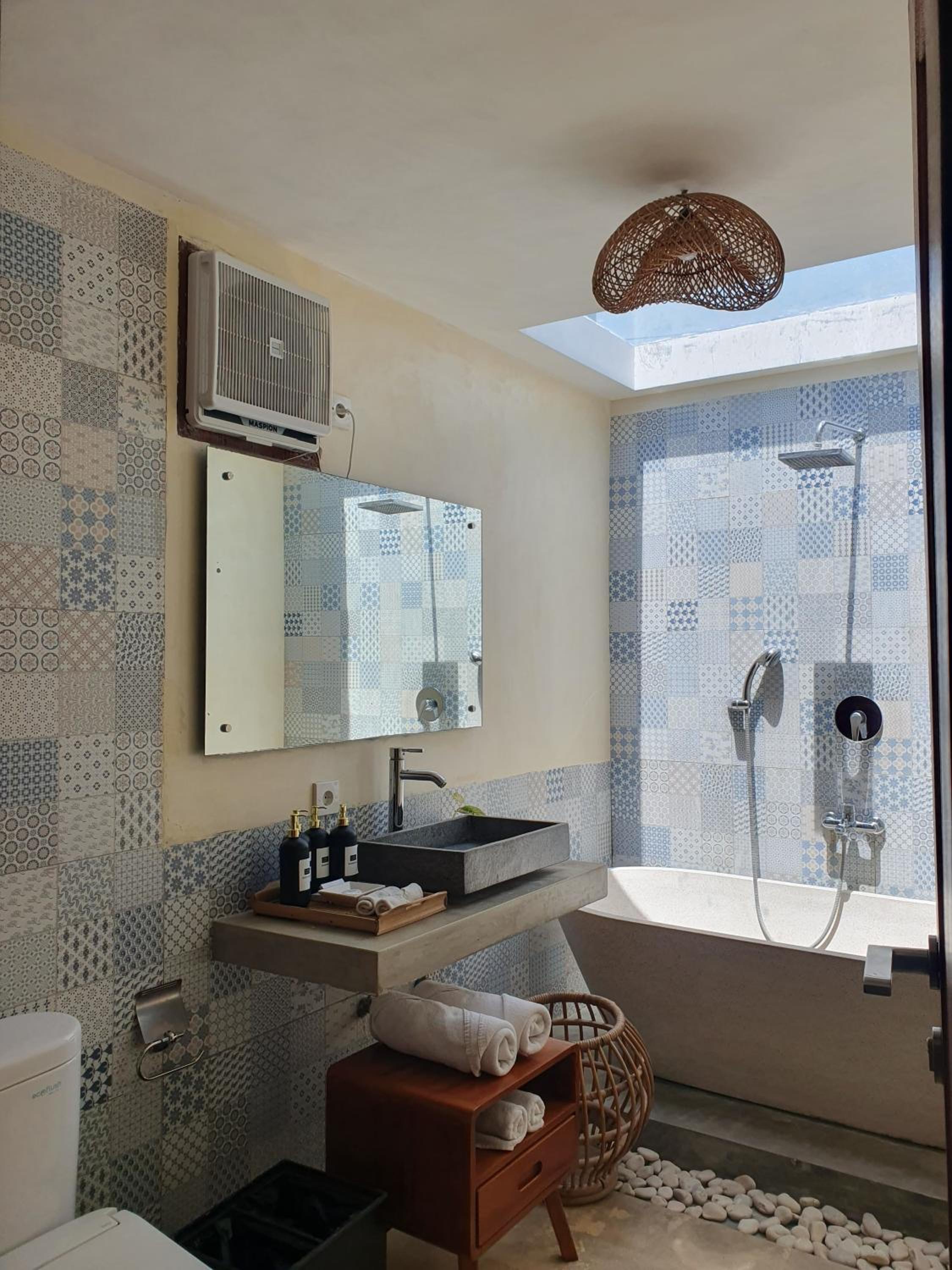 One Bedroom Joglo Villa - Photo 58