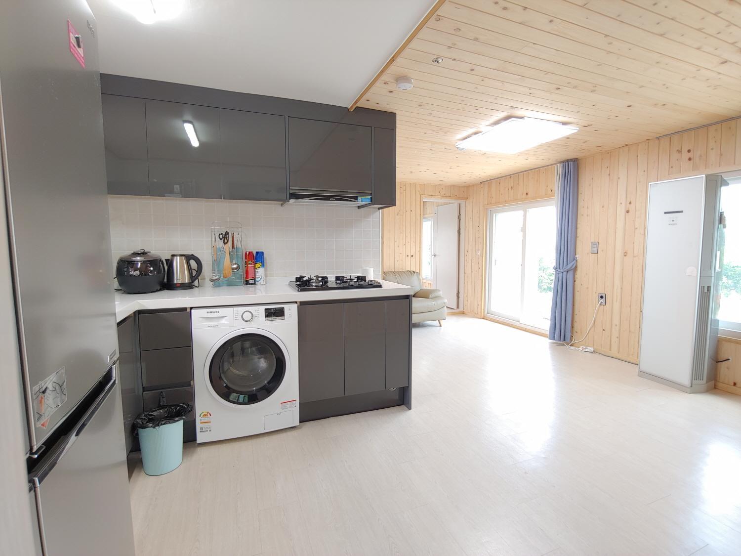 Standard Studio - Photo 3