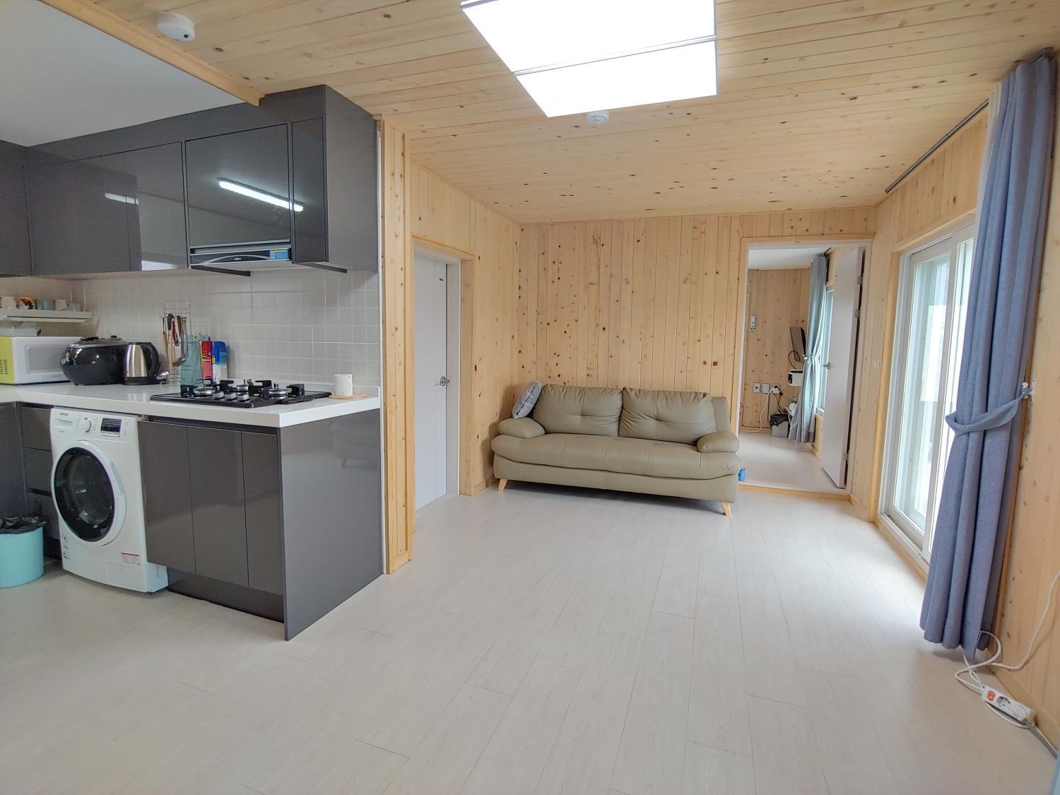 Standard Studio - Photo 9