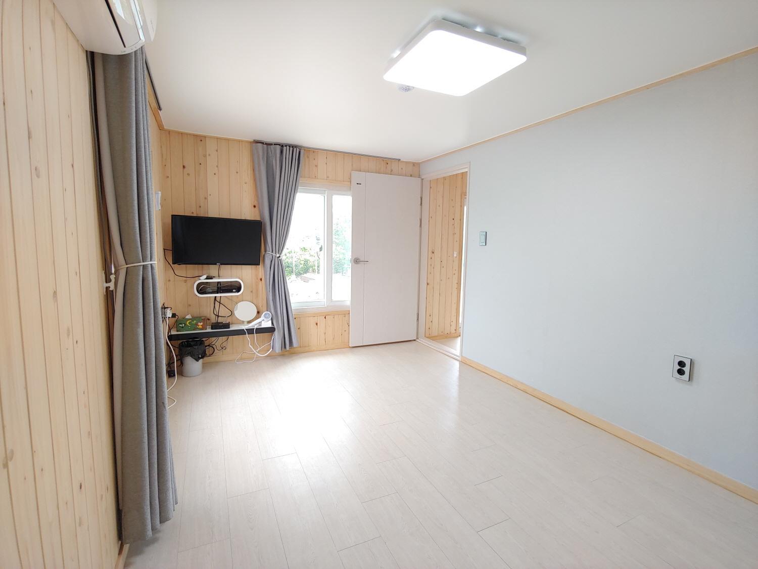 Standard Studio - Photo 21