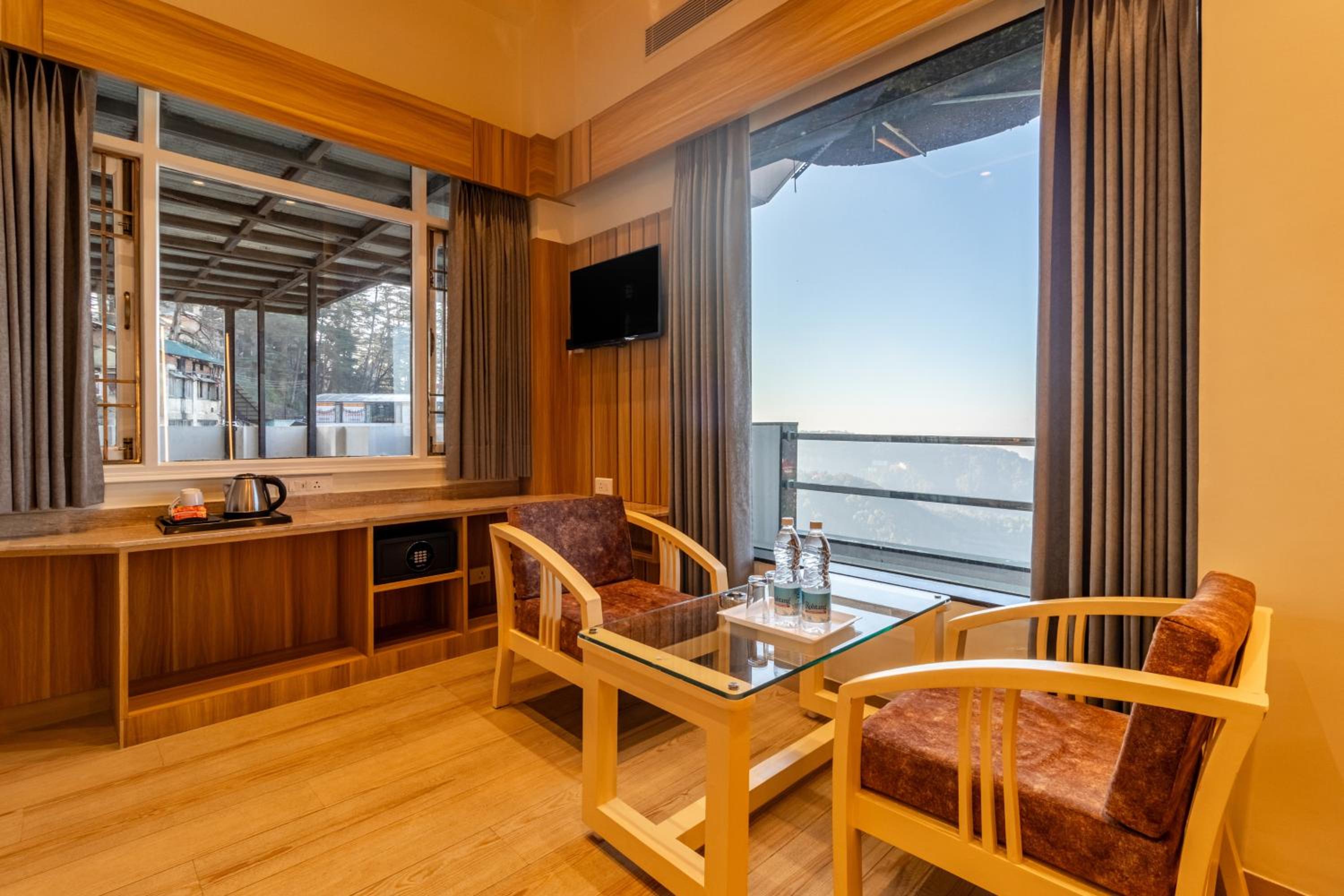 Superior Honeymoon Suite With Valley View photo 3