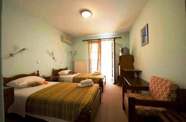 Twin Room - Photo 2