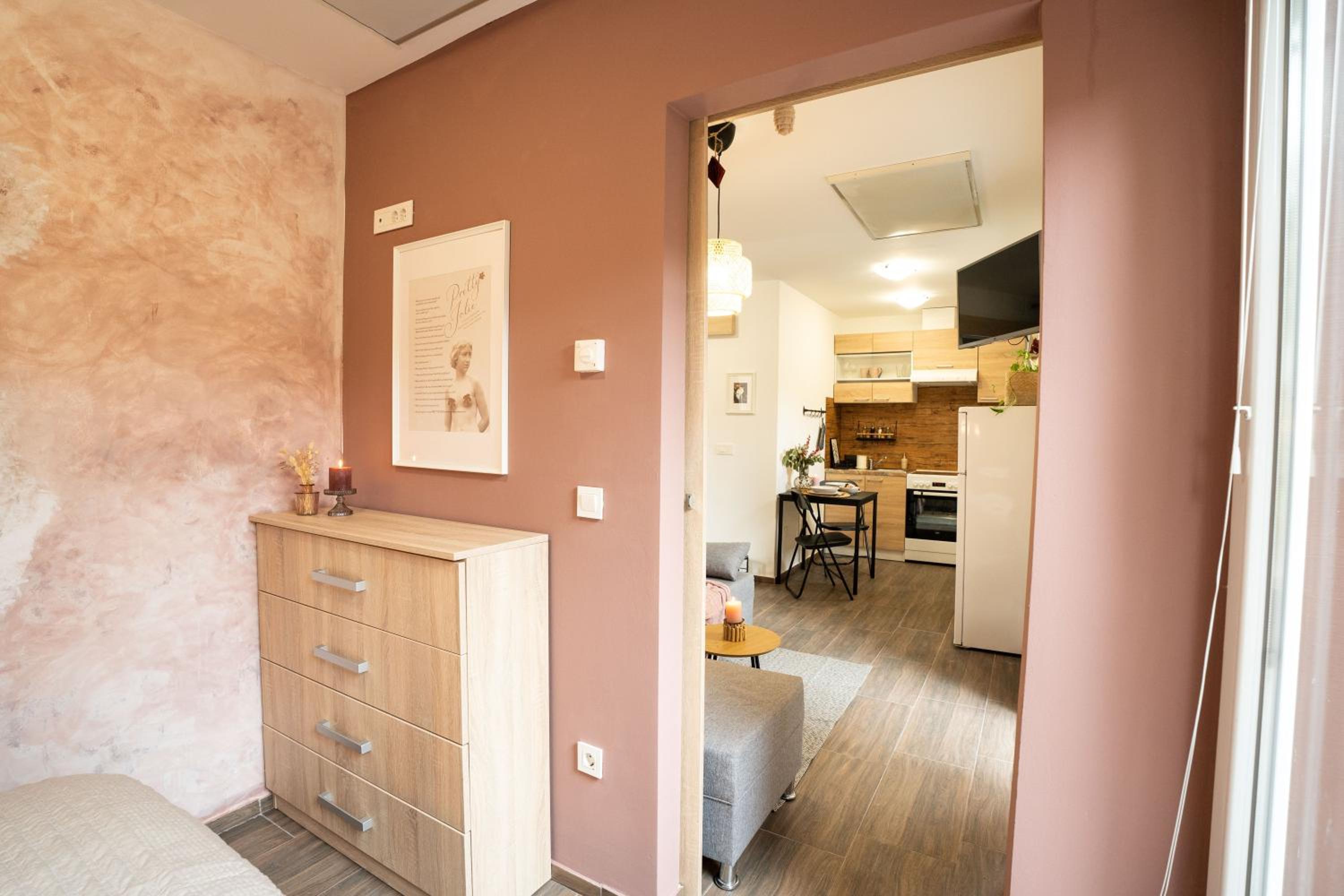 One-Bedroom House photo 2