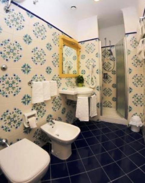 Double or Twin Room - Photo 2