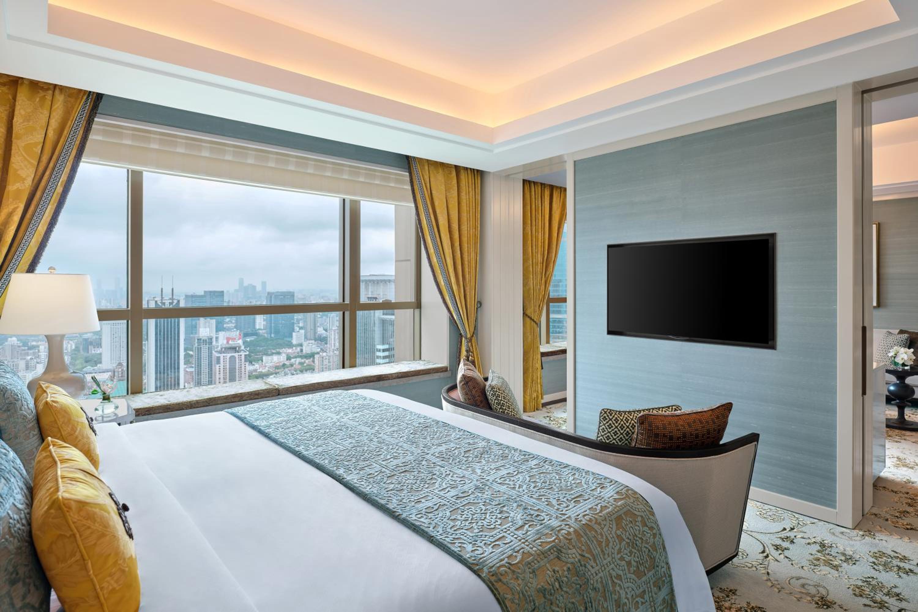 The Manor Suite