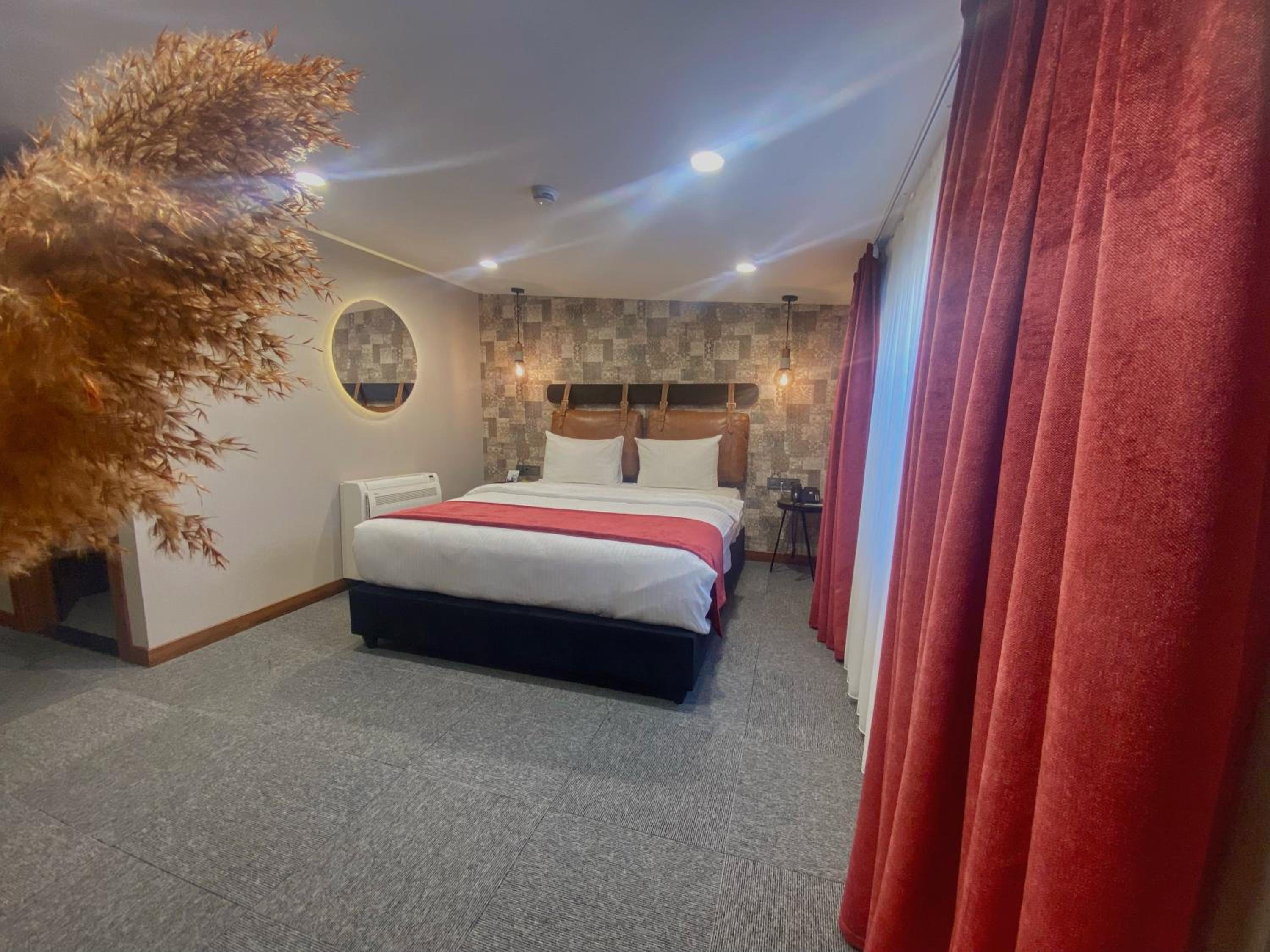 Budget Double or Twin Room - Photo 11