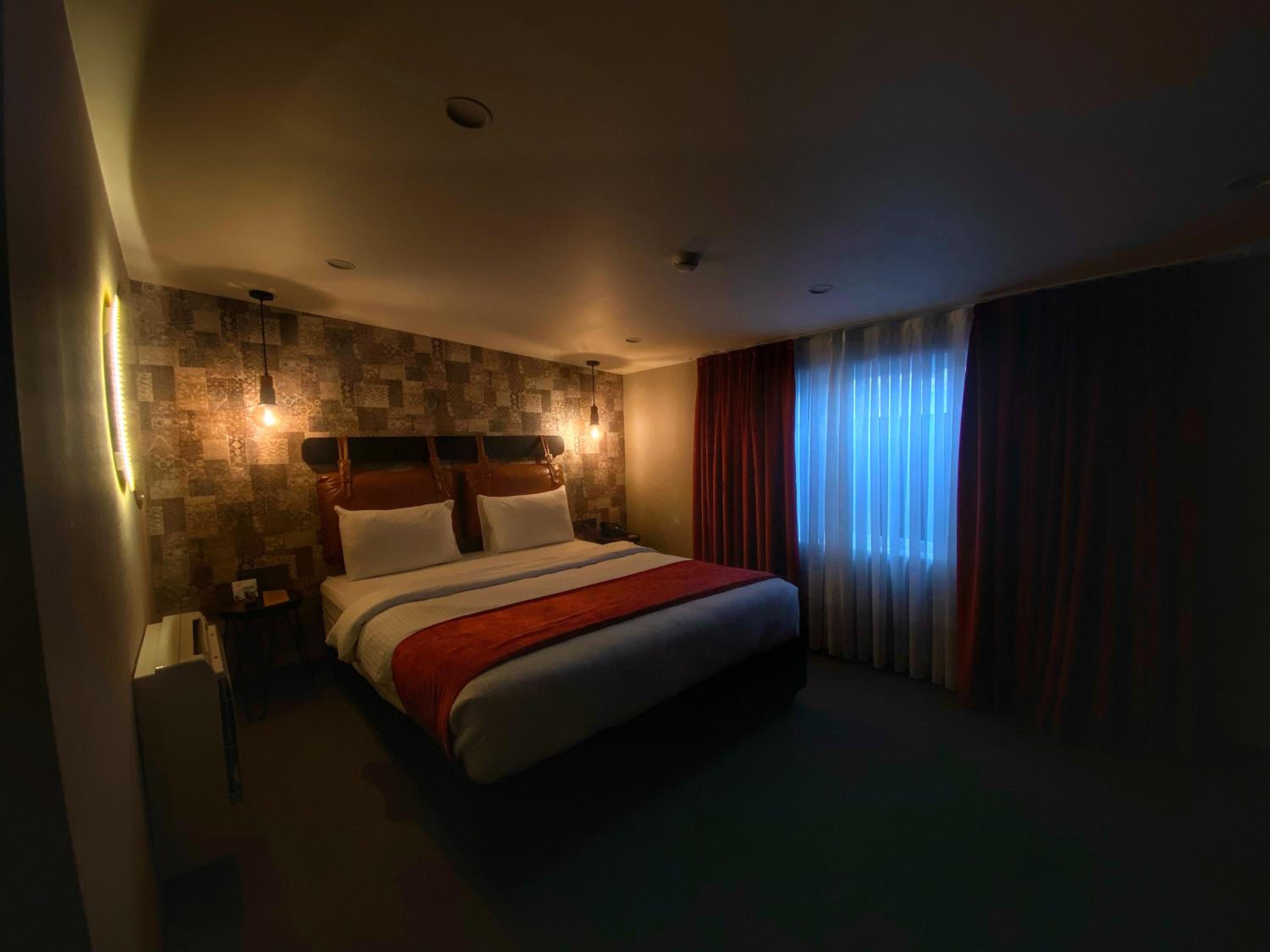 Budget Double or Twin Room - Photo 10