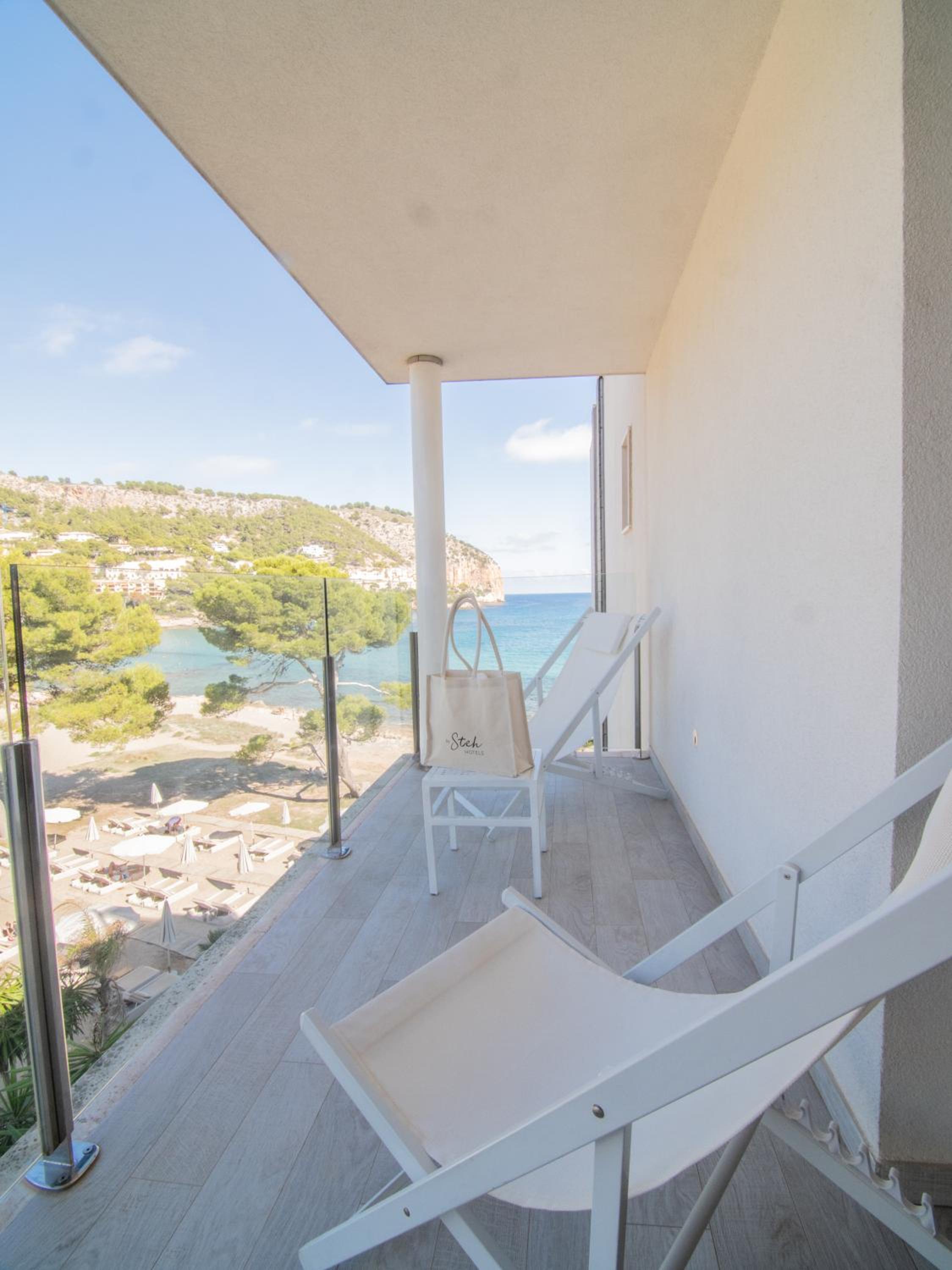 Superior Double Room Lateral Sea View