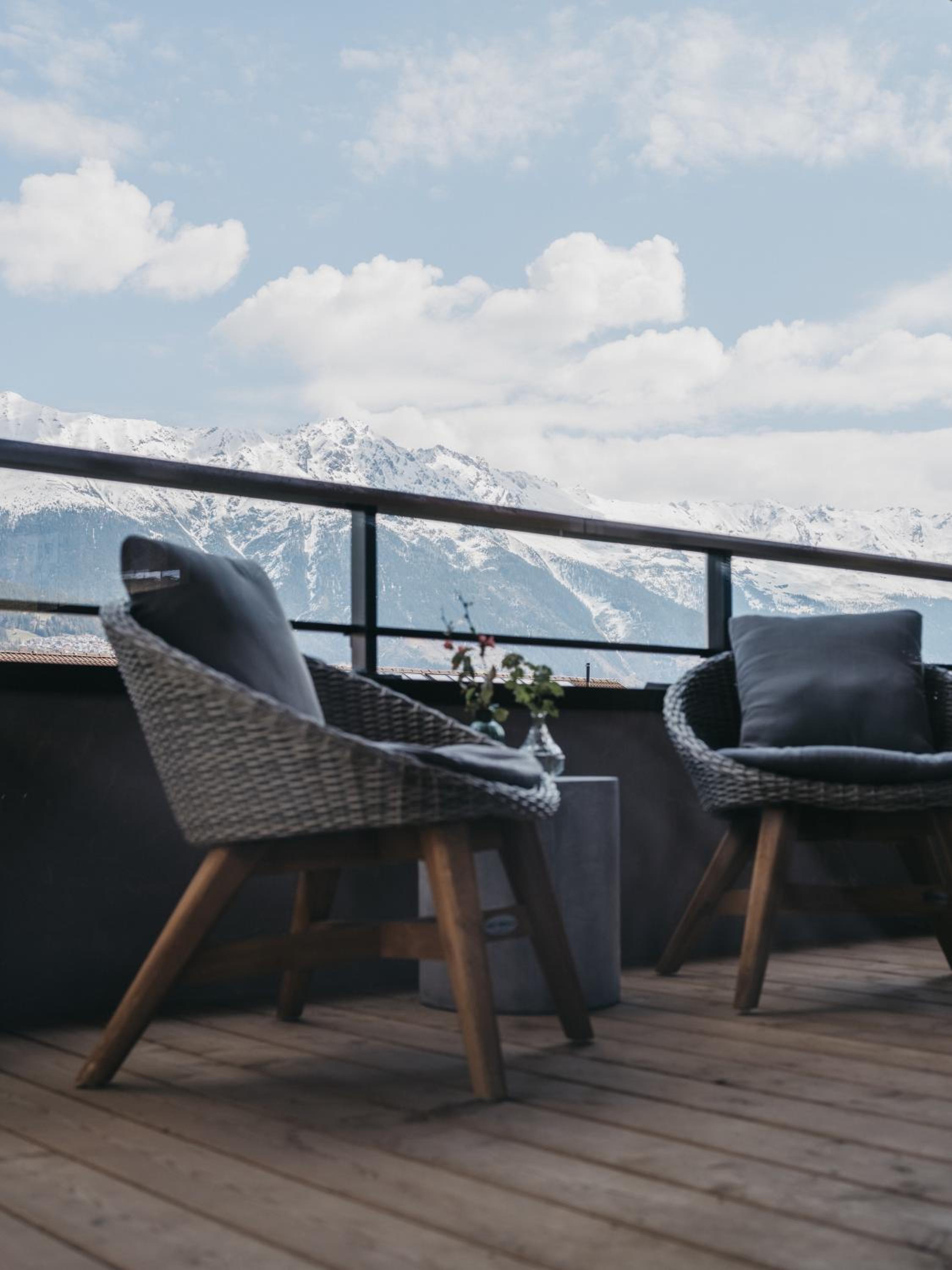 Two-Bedroom Maisonette Apartment with Premium View